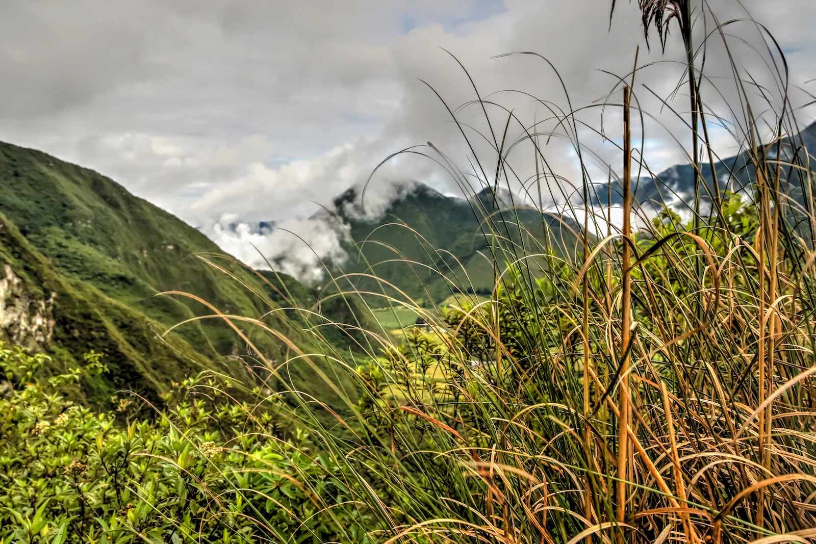 GALAPAGOS QUITO VOLCANO VILLAGE-3.JPG