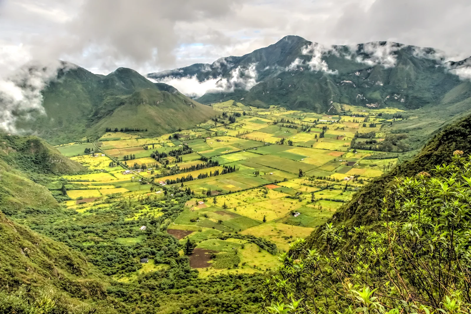 GALAPAGOS QUITO VOLCANO VILLAGE-7.JPG
