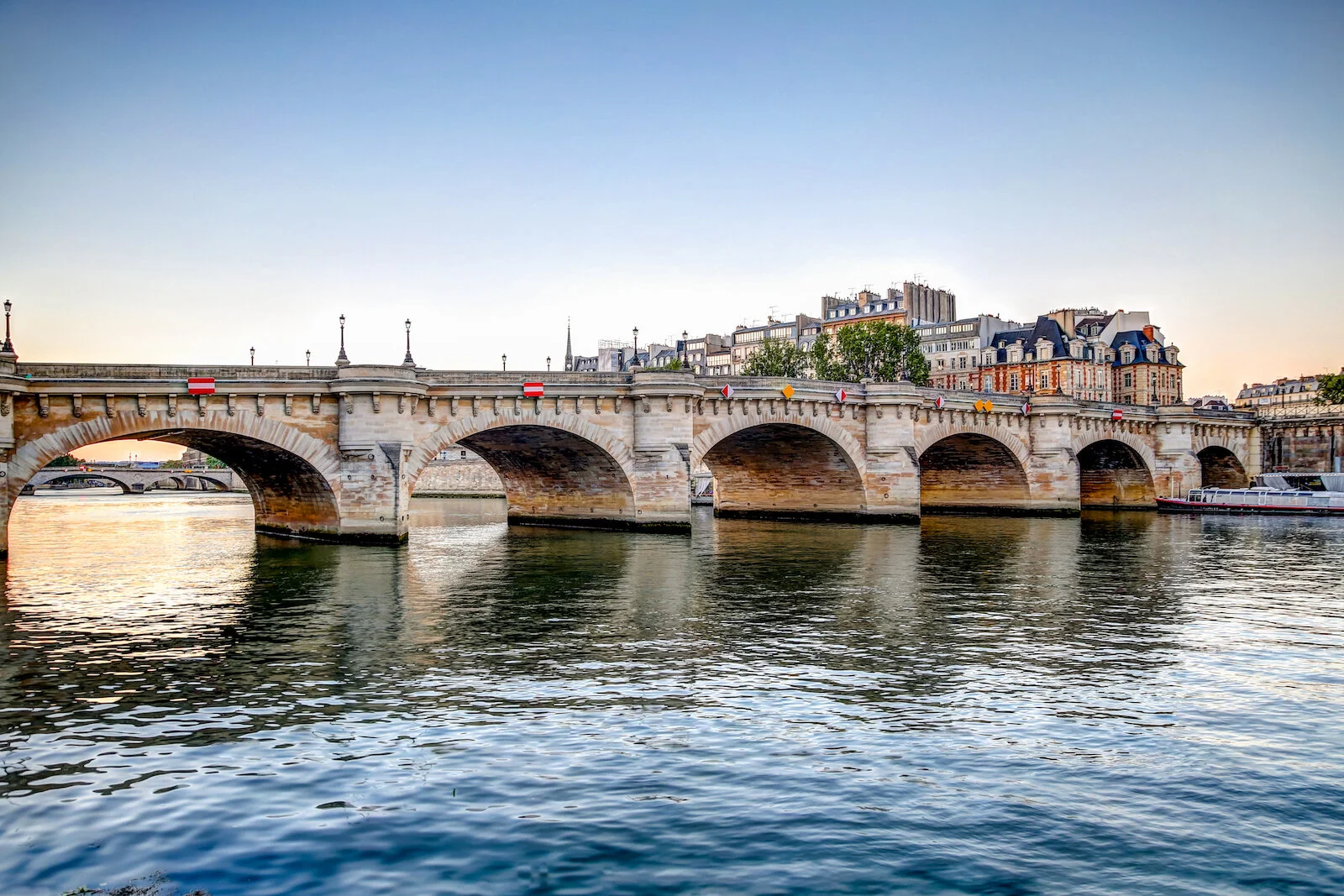 2019 PARIS CITY VIEWS-1.JPG