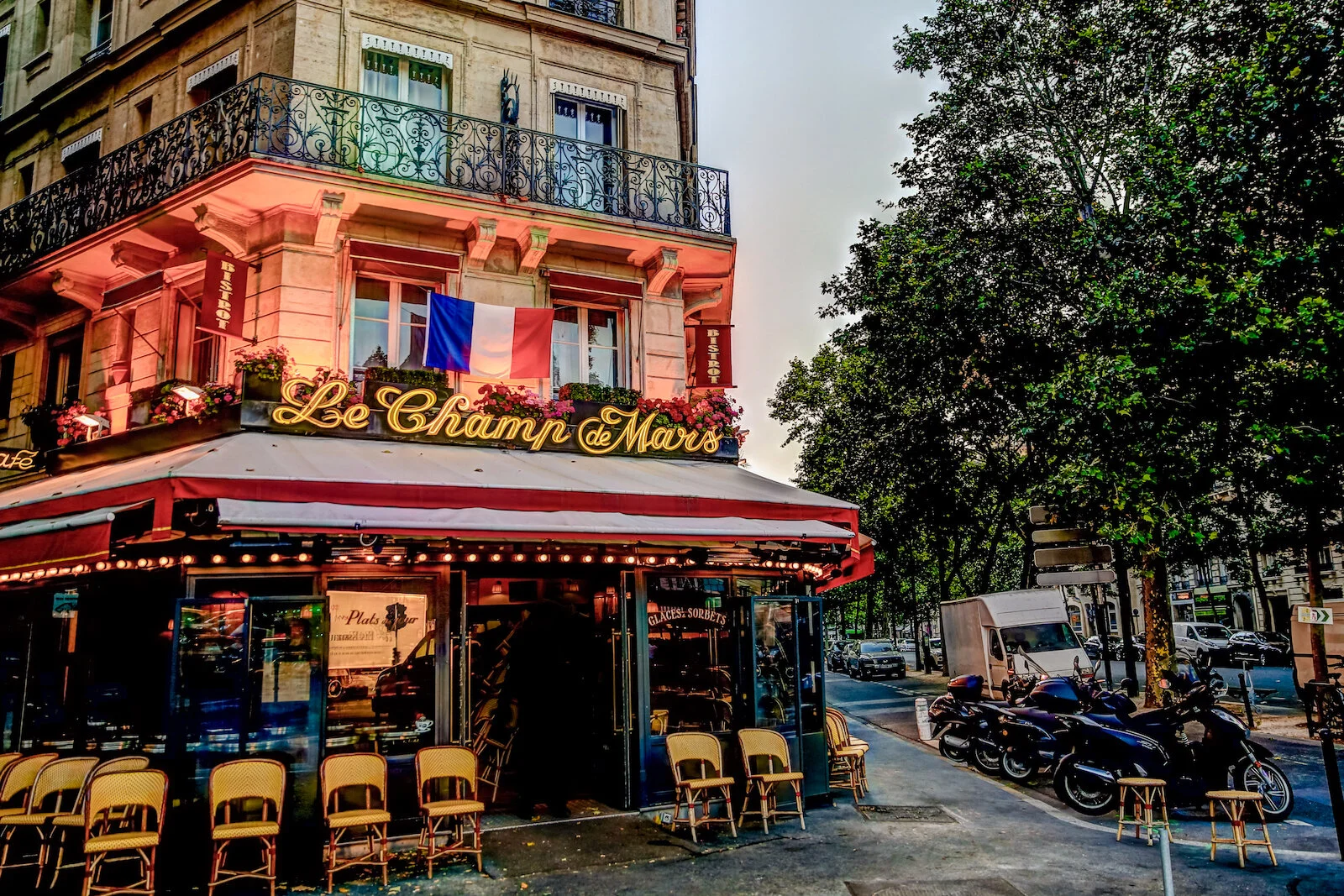 2019 PARIS EIFFEL TOWER-4.JPG