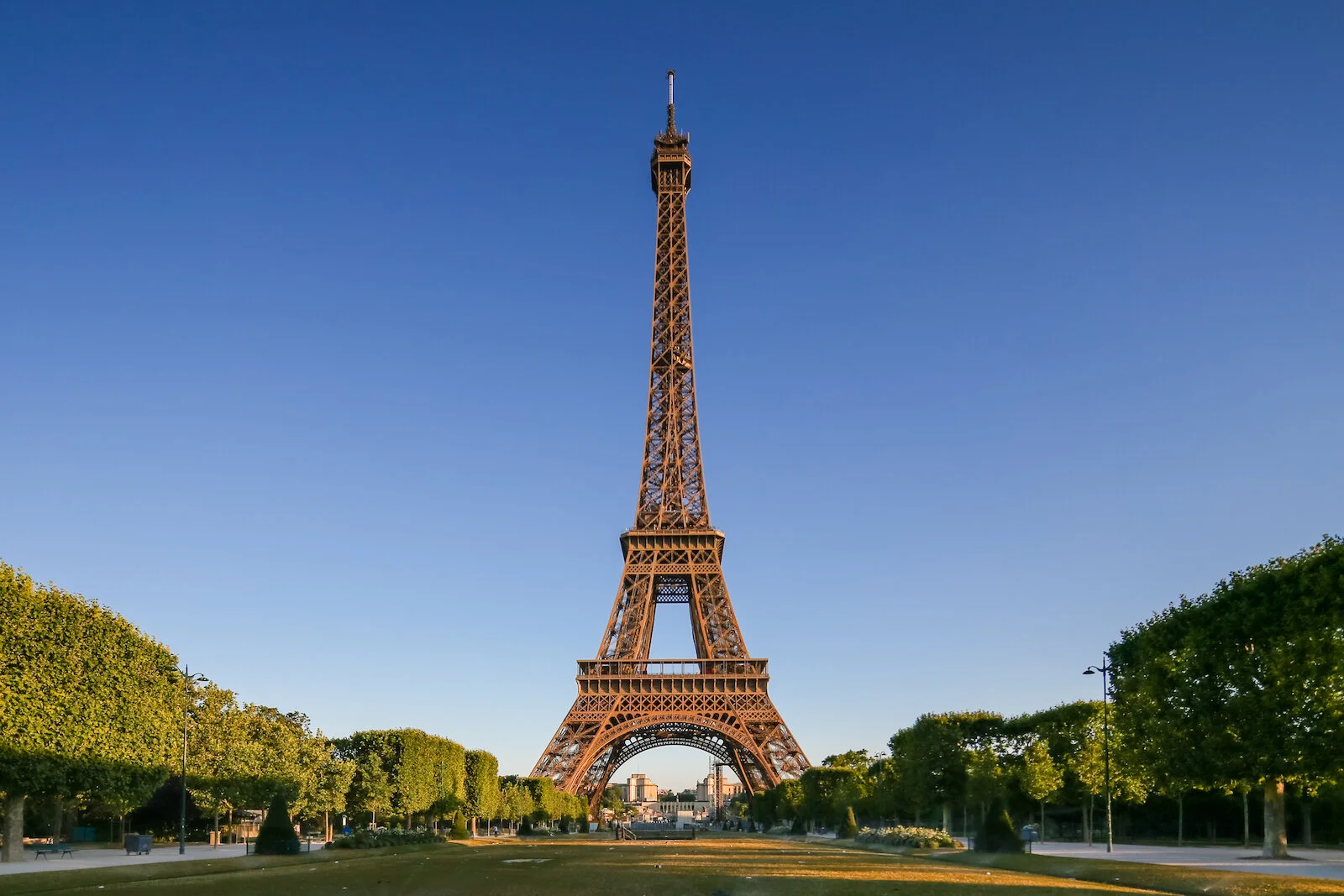 2019 PARIS EIFFEL TOWER-7.JPG