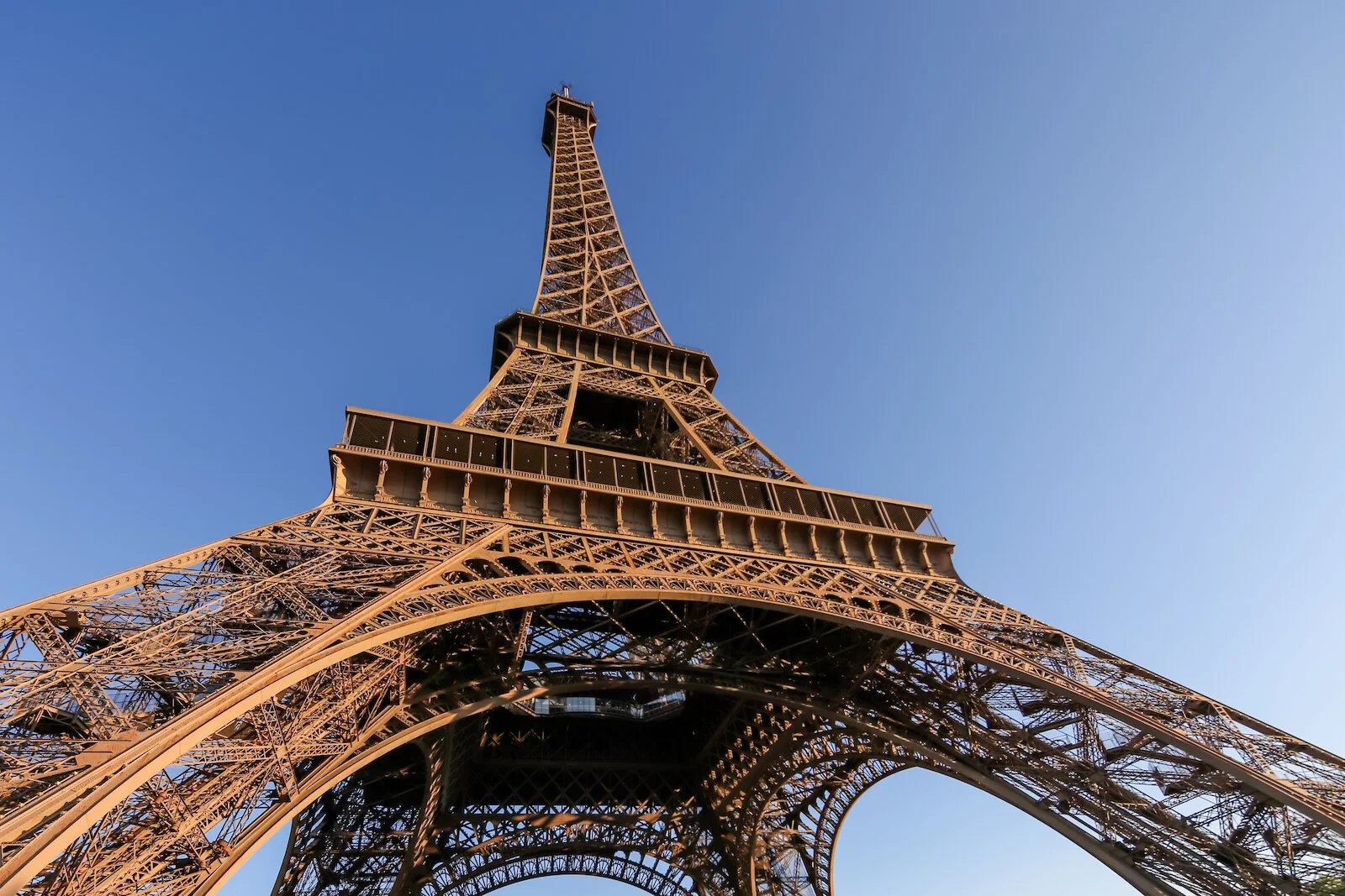 2019 PARIS EIFFEL TOWER-14.JPG