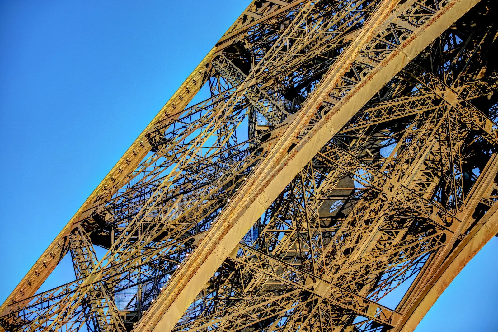 2019 PARIS EIFFEL TOWER-24.JPG