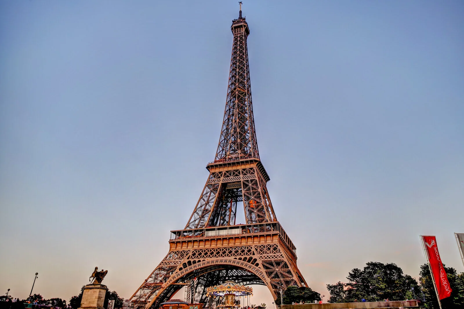 2019 PARIS EIFFEL TOWER-66.JPG