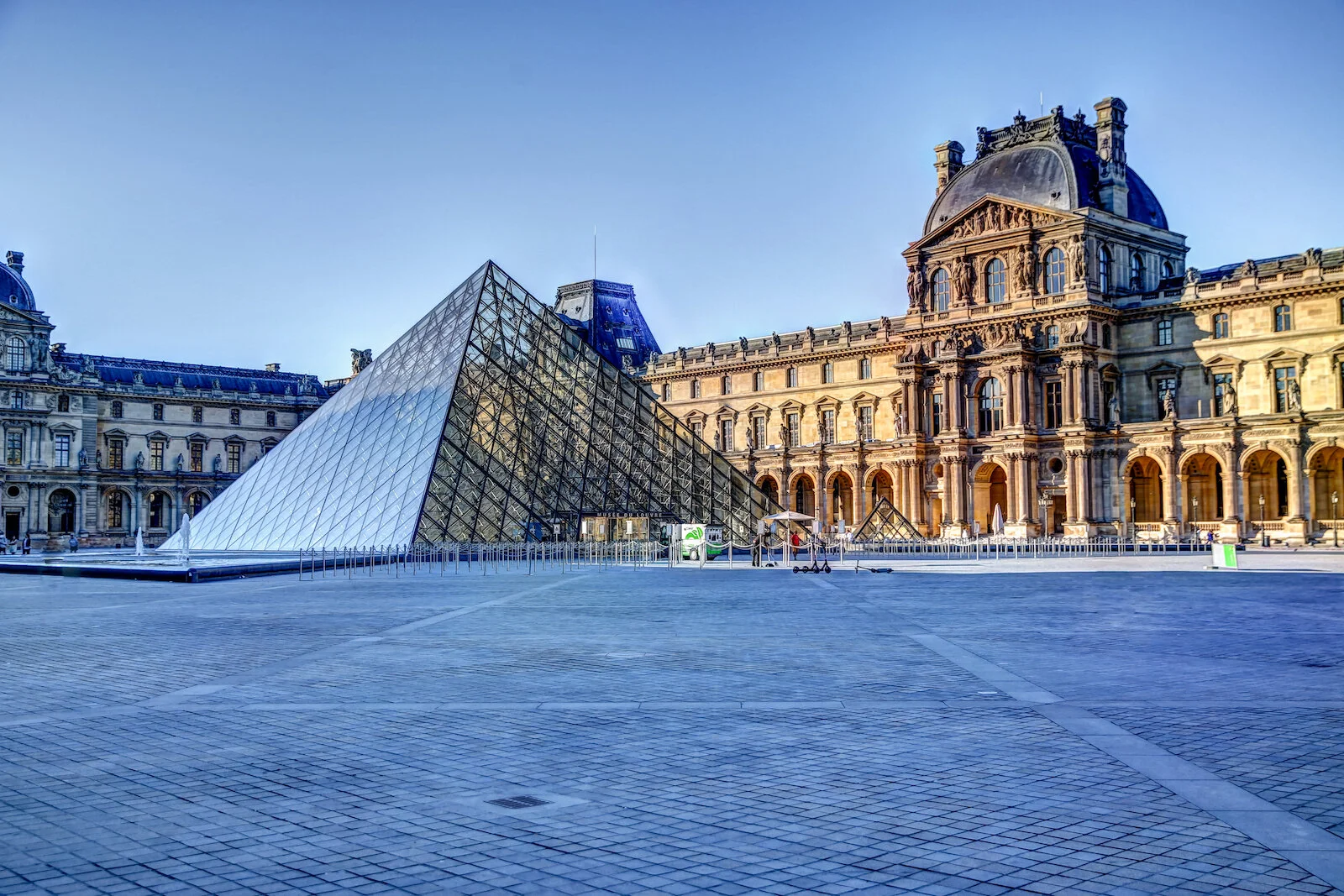 2019 PARIS LOUVRE-1.JPG