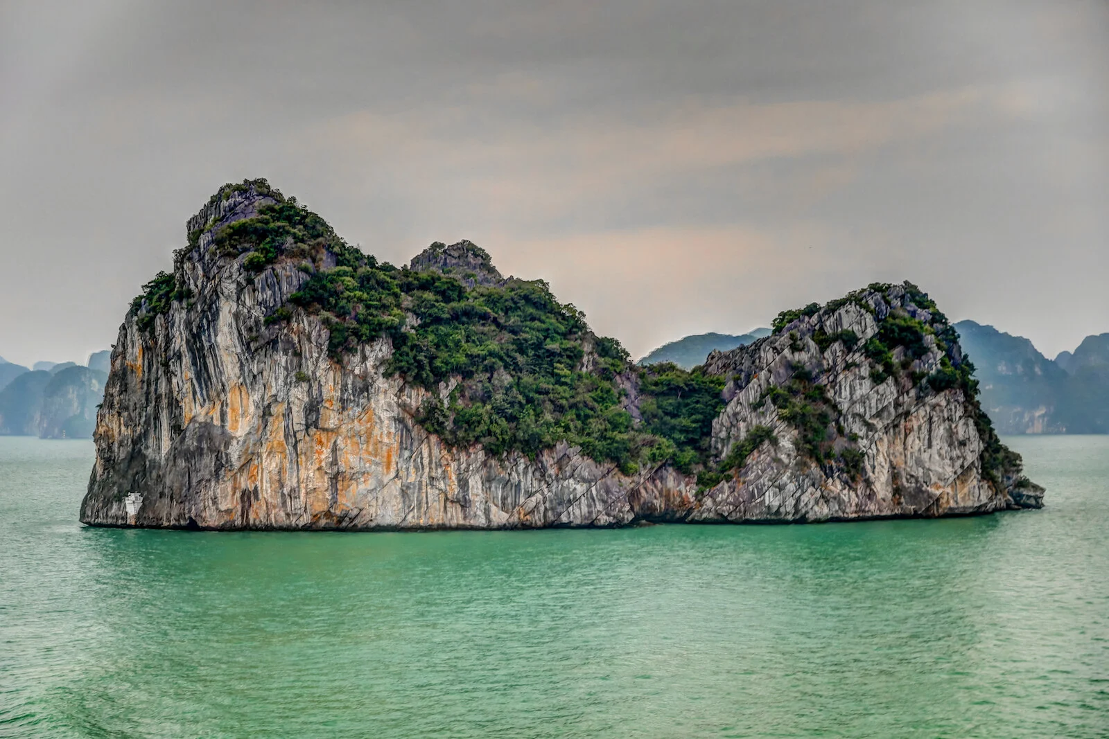 ASIA 2019 HALONG BAY-2.JPG