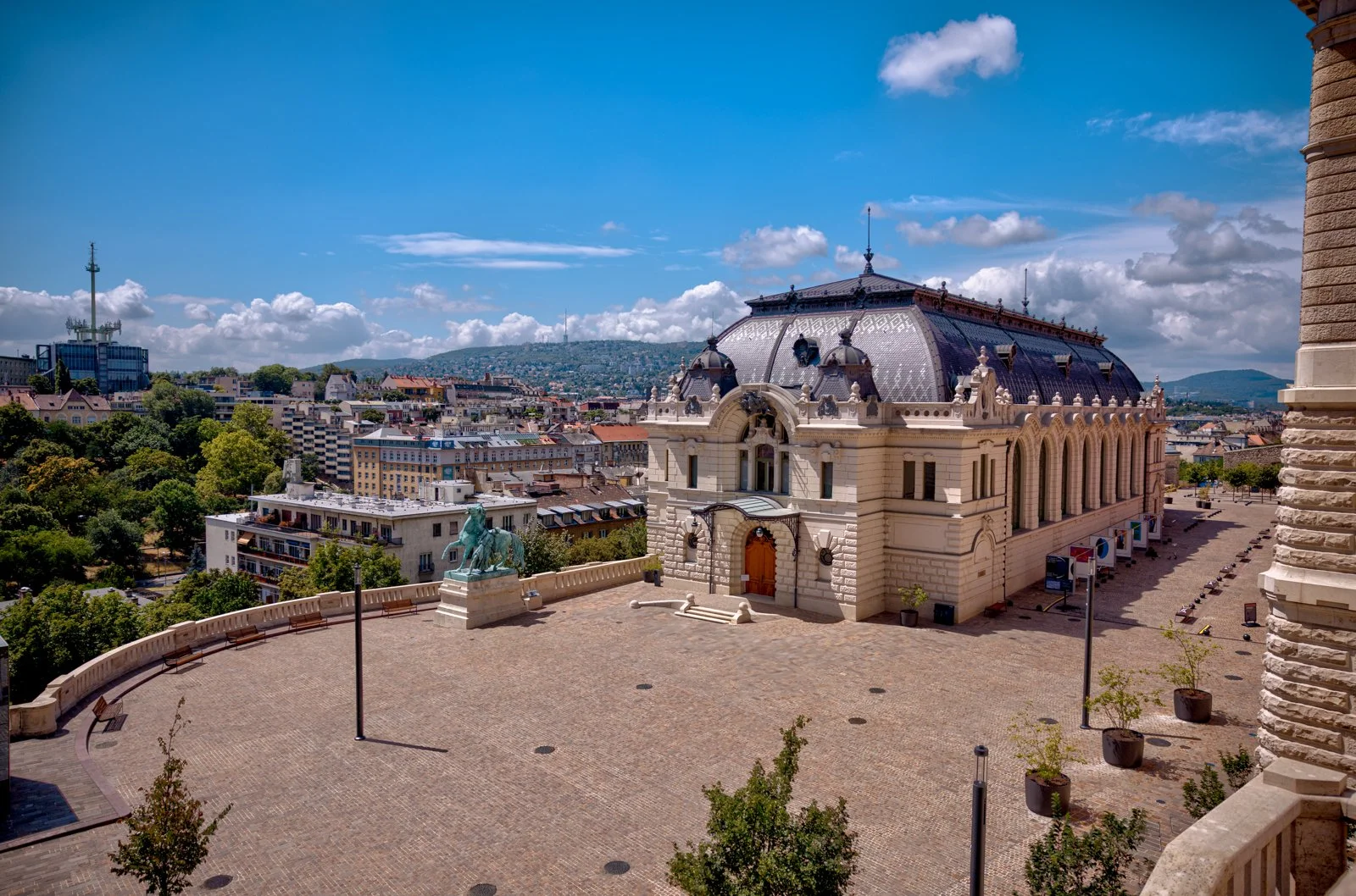 2025 BUDAPEST CASTLE-84.jpg