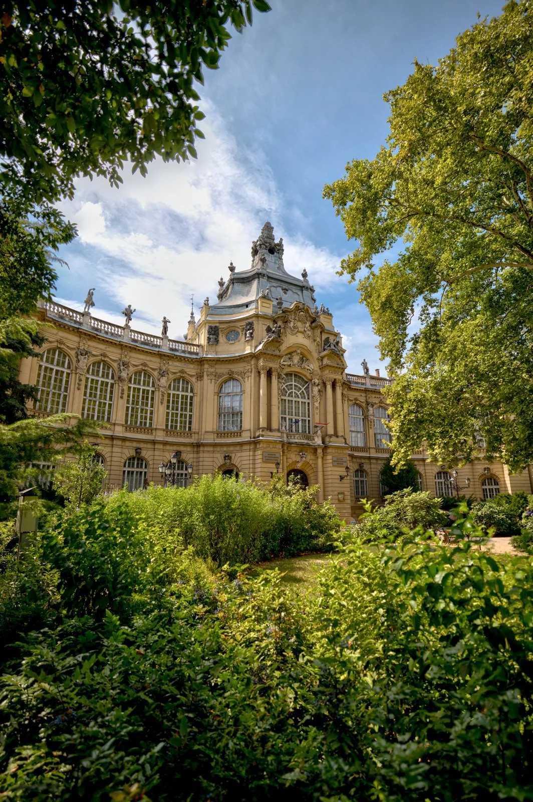 2025 BUDAPEST CITY PARK-33.jpg
