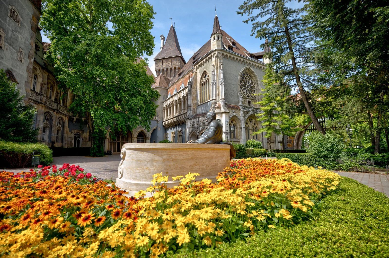 2025 BUDAPEST CITY PARK-38.jpg