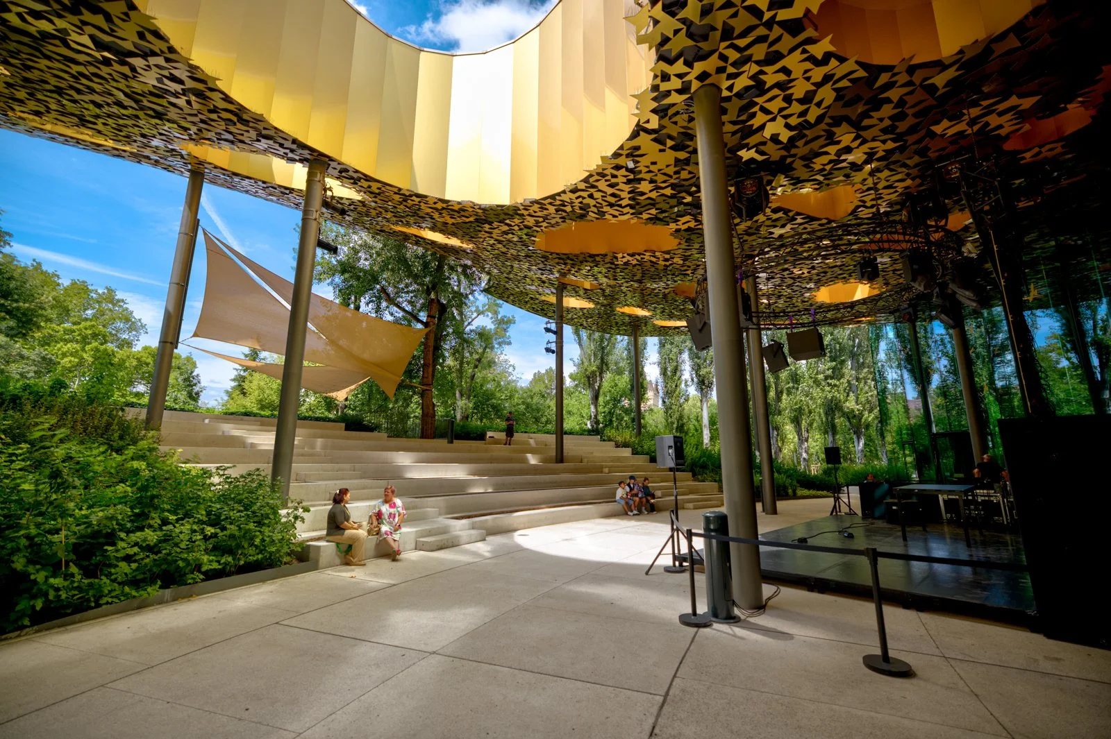 2025 BUDAPEST CITY PARK-88.jpg