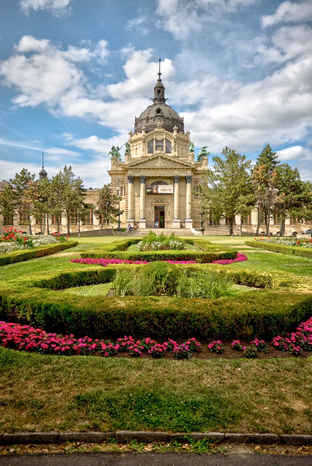2025 BUDAPEST CITY PARK-94.jpg