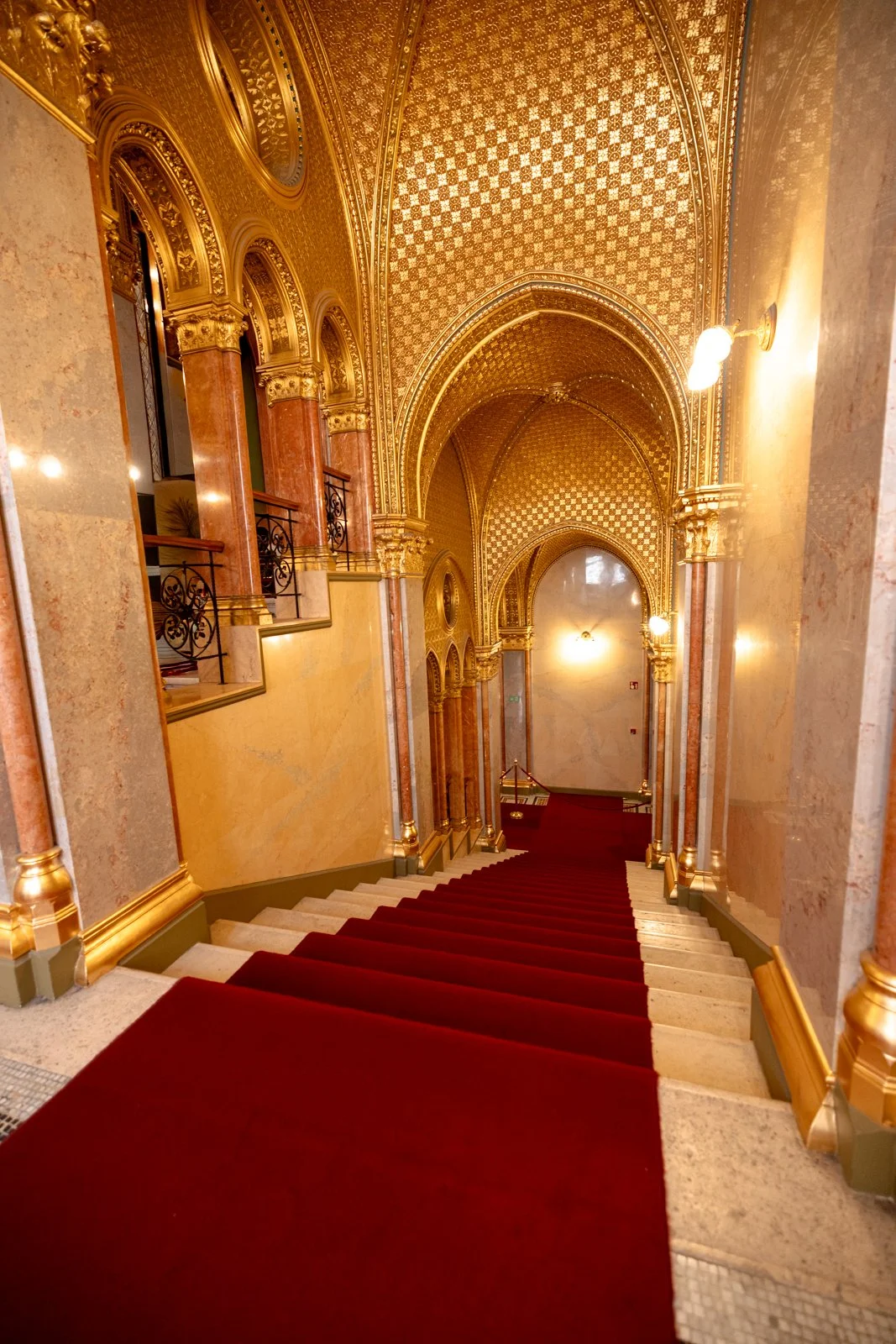 2025 BUDAPEST PARLIAMENT-18.jpg