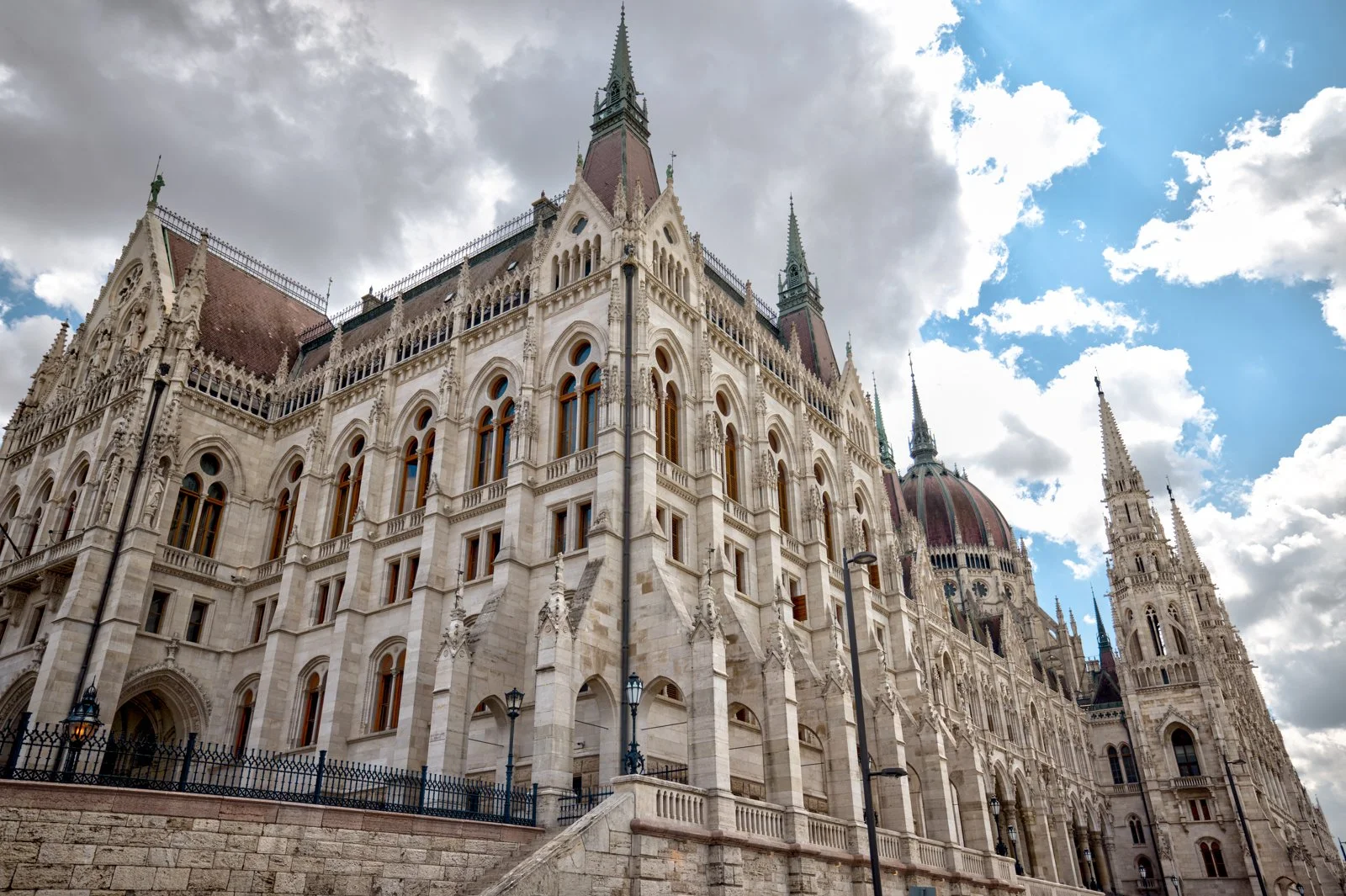 2025 BUDAPEST PARLIAMENT-43.jpg