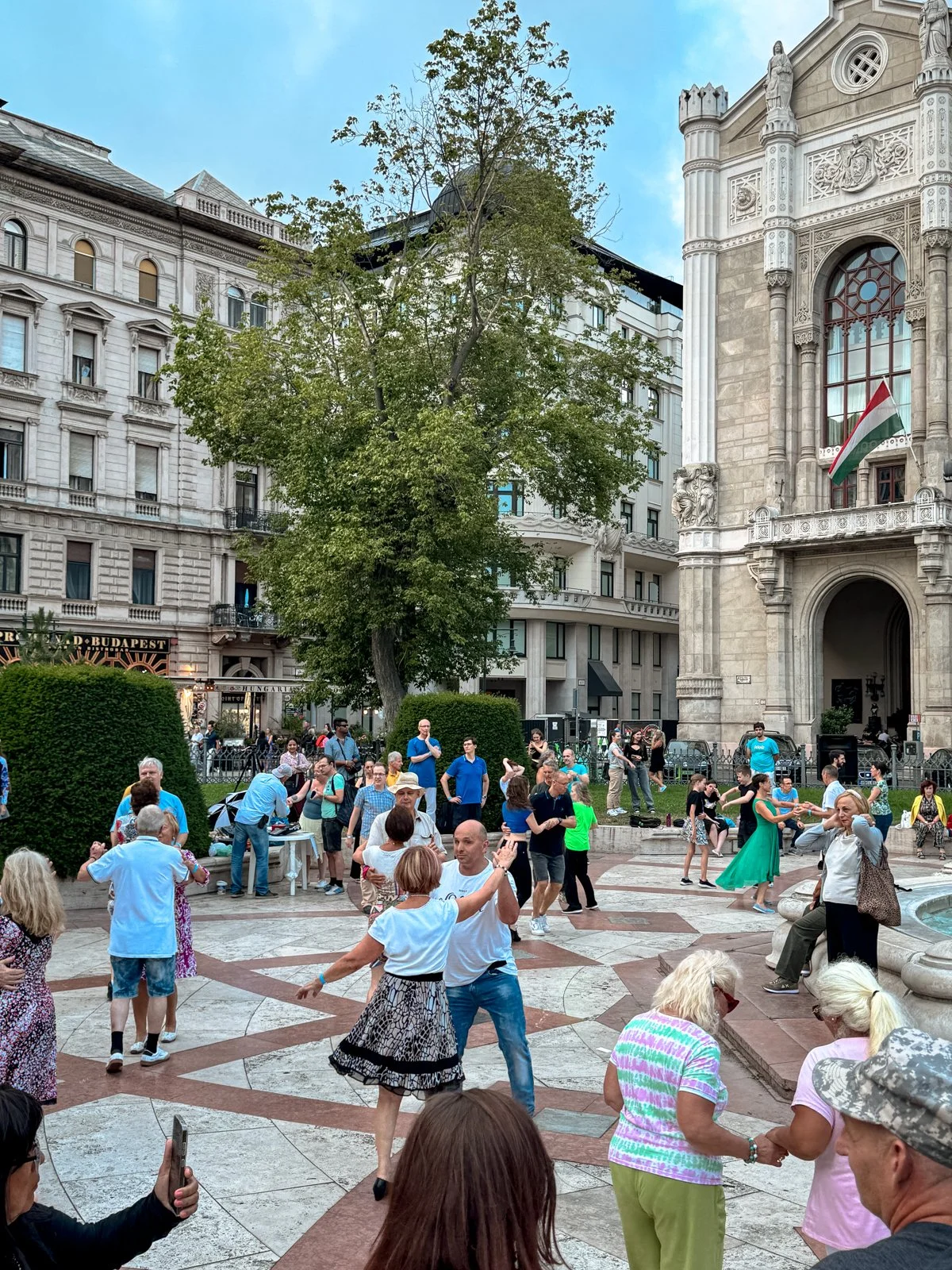 2025 BUDAPEST STREETSCAPES-6.jpg