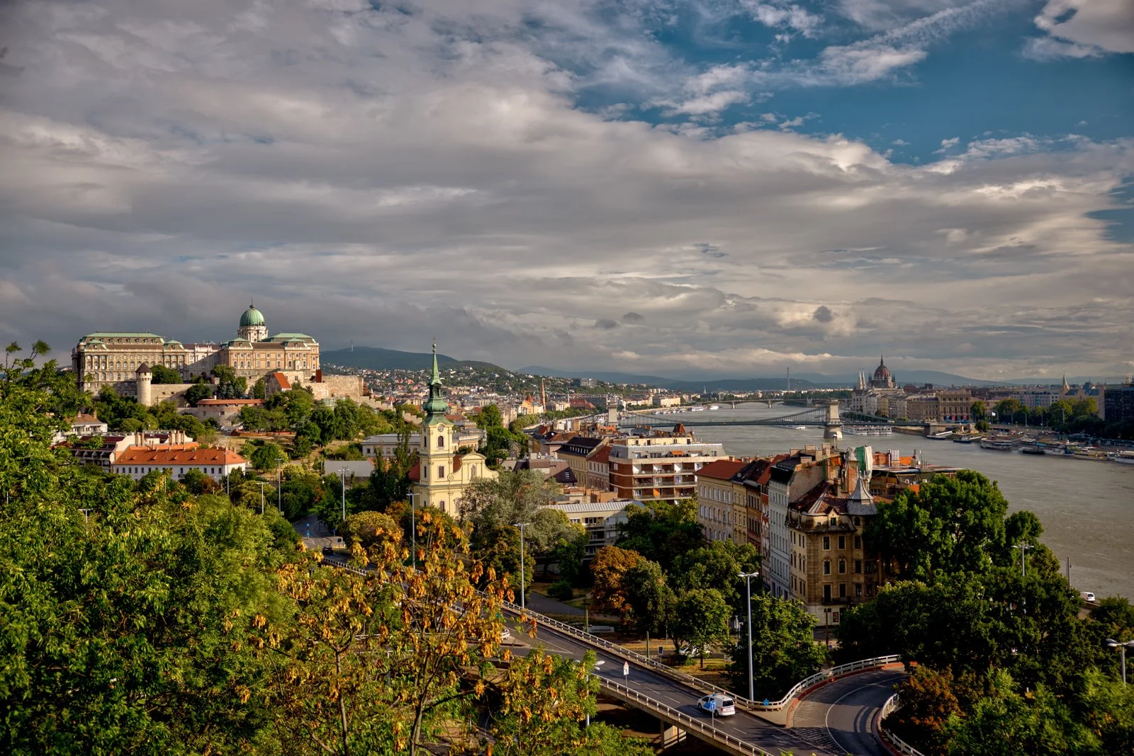 2025 BUDAPEST STREETSCAPES-67.jpg
