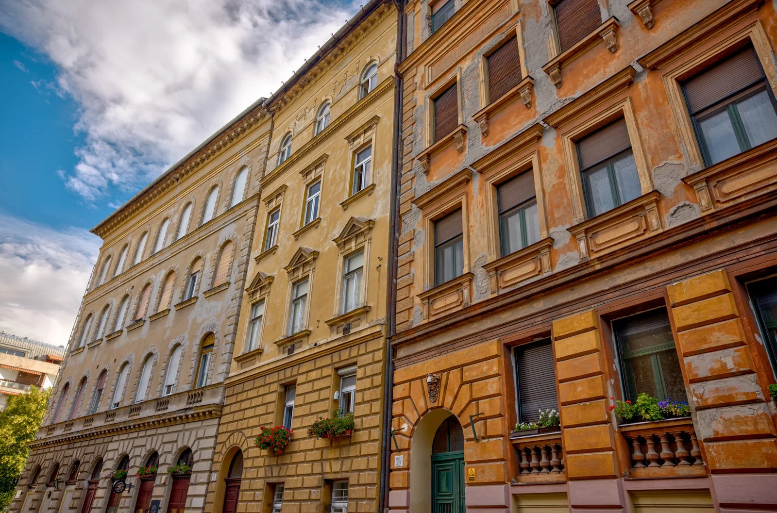 2025 BUDAPEST STREETSCAPES-77.jpg