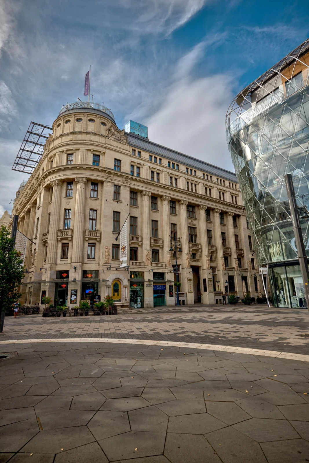 2025 BUDAPEST STREETSCAPES-101.jpg