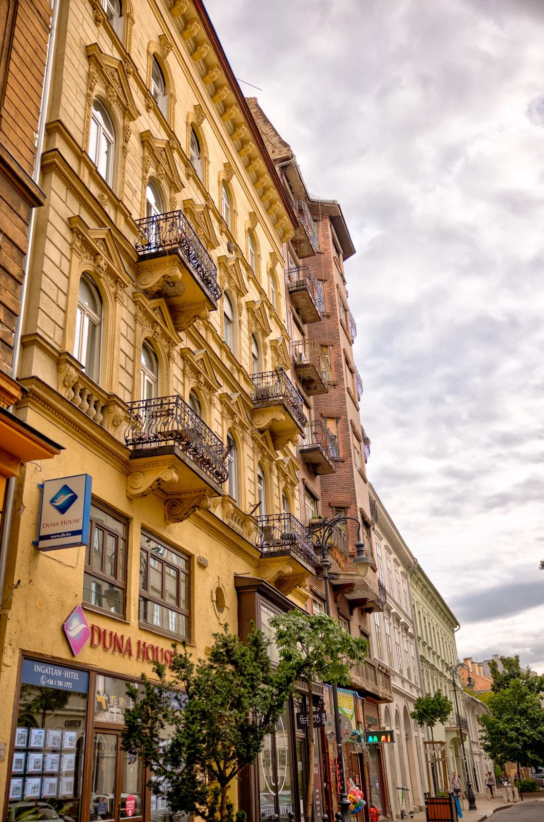 2025 BUDAPEST STREETSCAPES-161.jpg