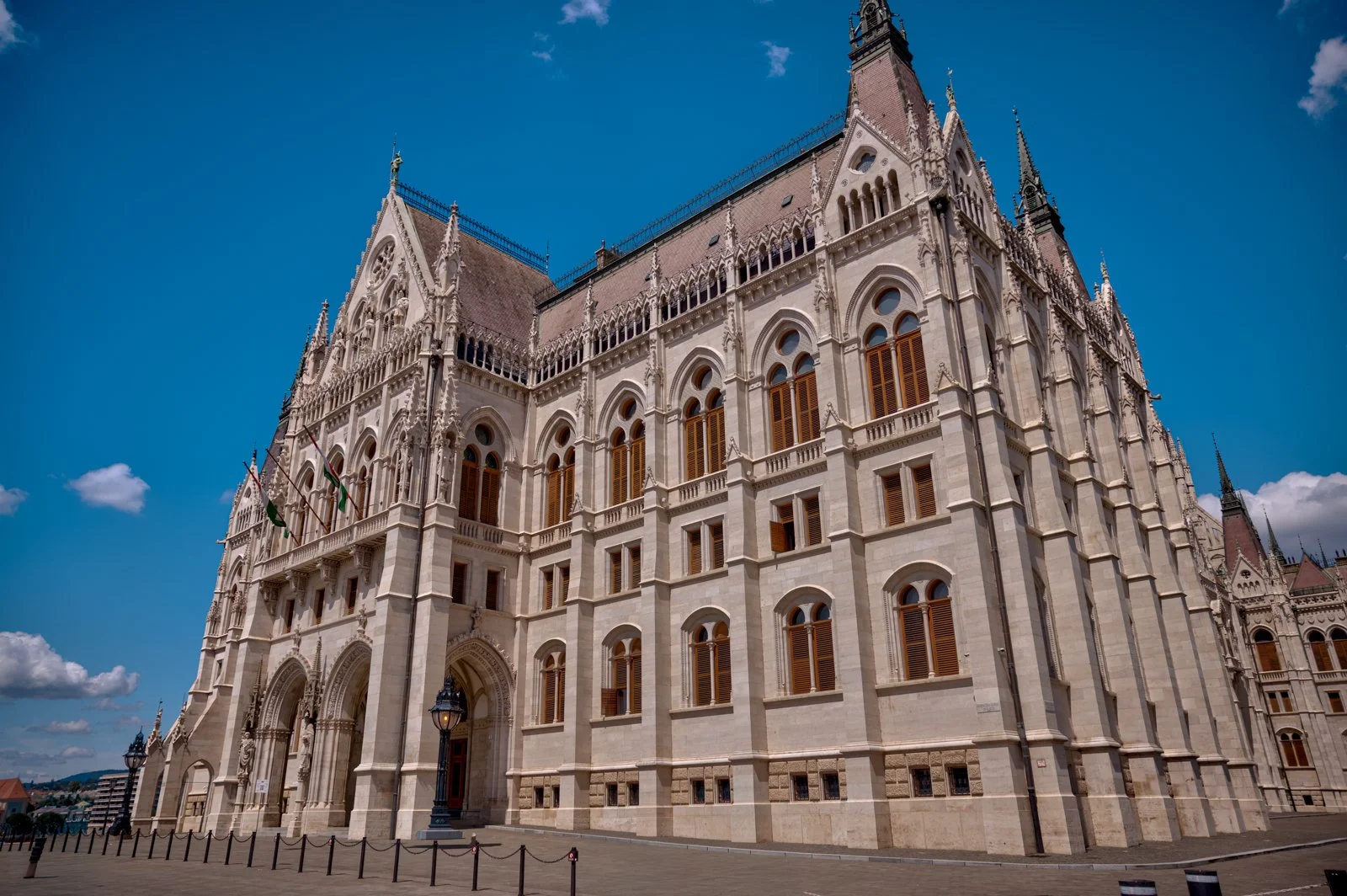 2025 BUDAPEST STREETSCAPES-187.jpg