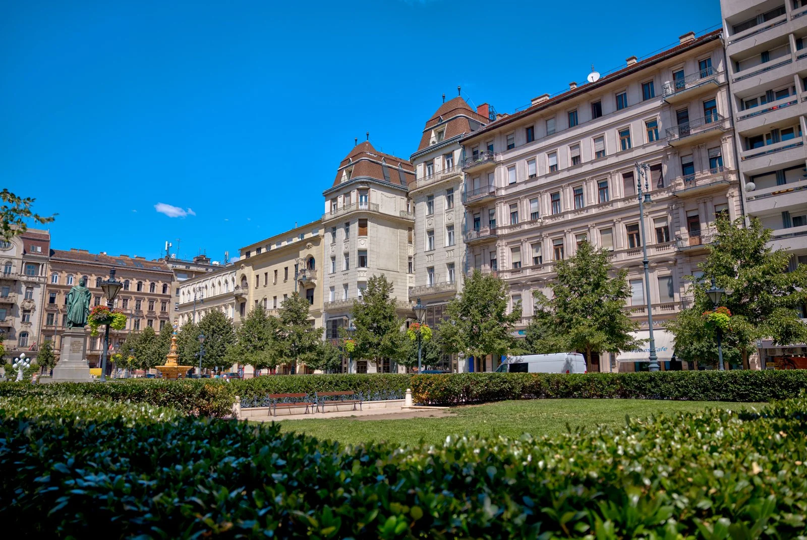 2025 BUDAPEST STREETSCAPES-196.jpg