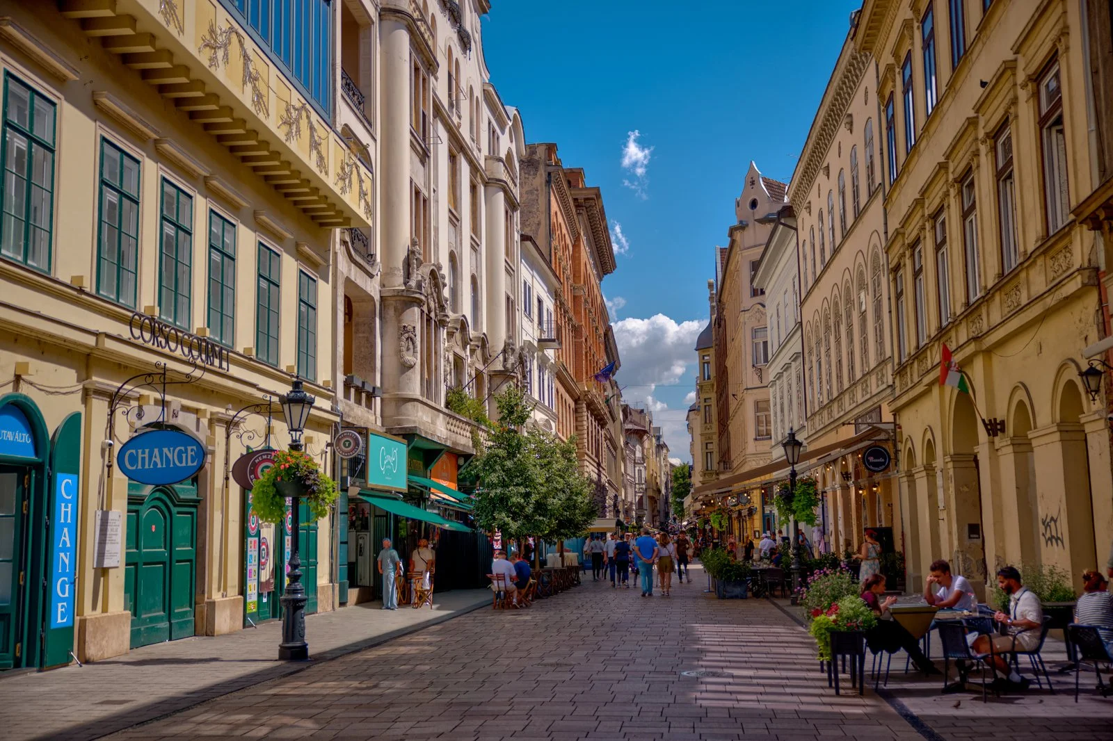 2025 BUDAPEST STREETSCAPES-203.jpg