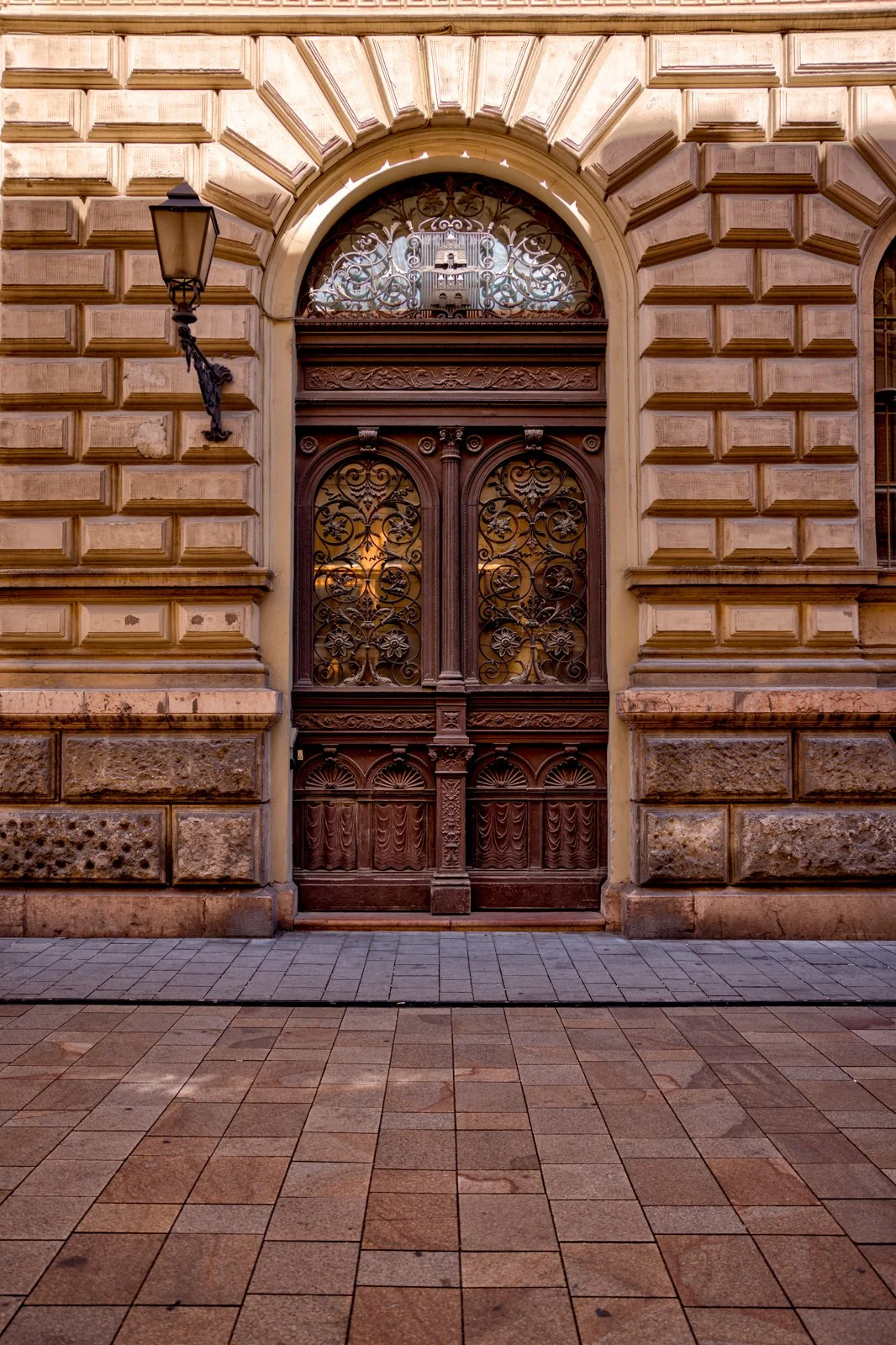 2025 BUDAPEST STREETSCAPES-204.jpg