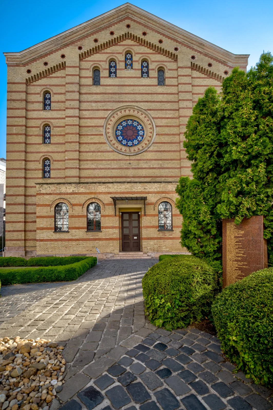 2025 BUDAPEST SYNAGOGUE-10.jpg