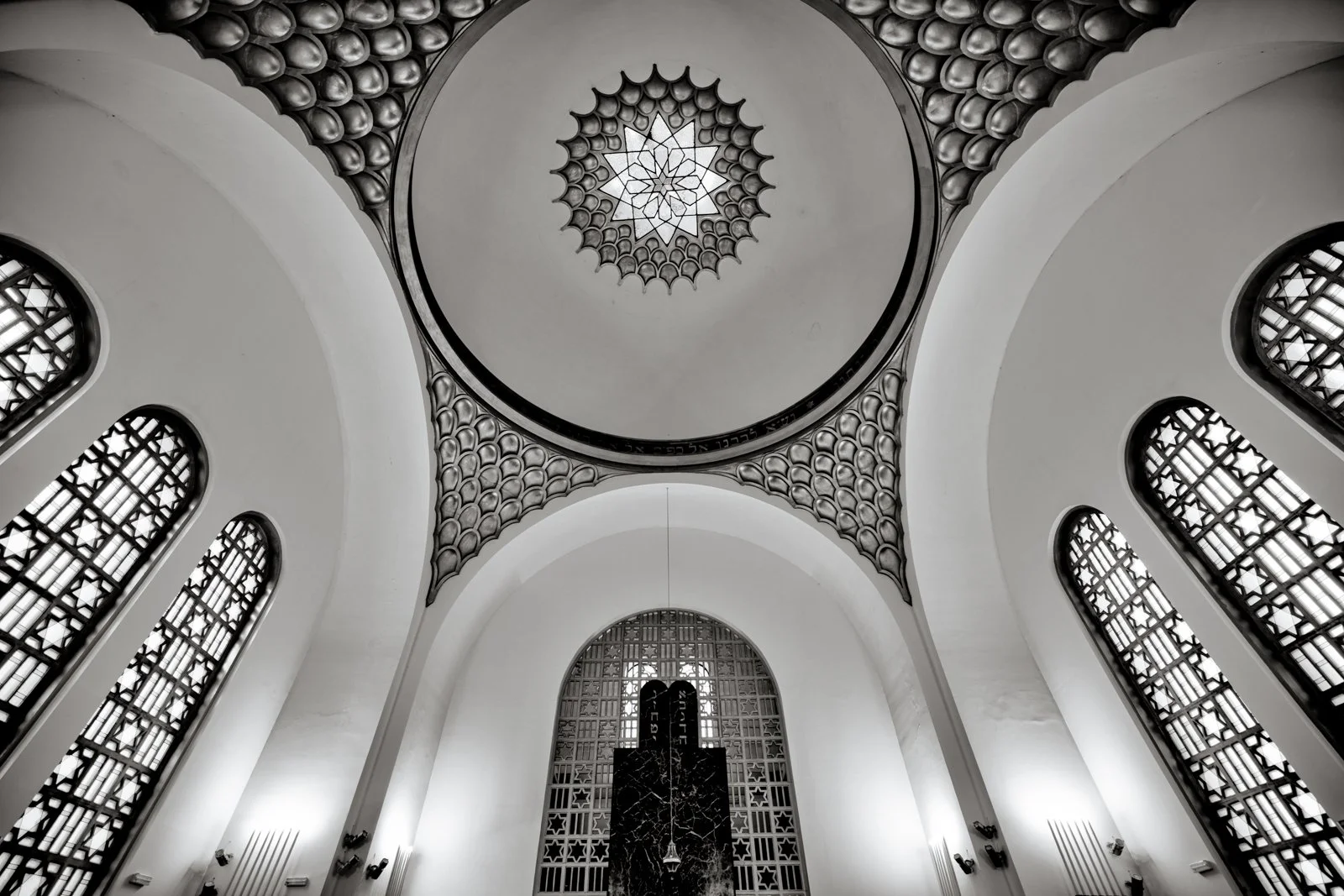 2025 BUDAPEST SYNAGOGUE-13.jpg