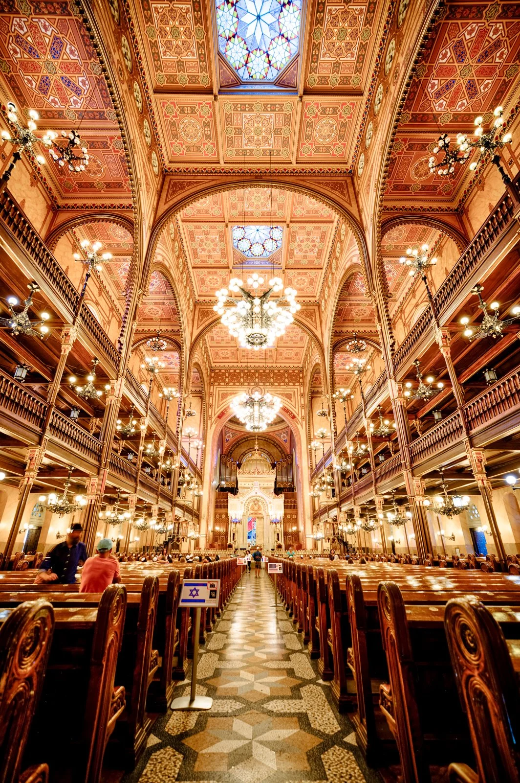 2025 BUDAPEST SYNAGOGUE-17.jpg