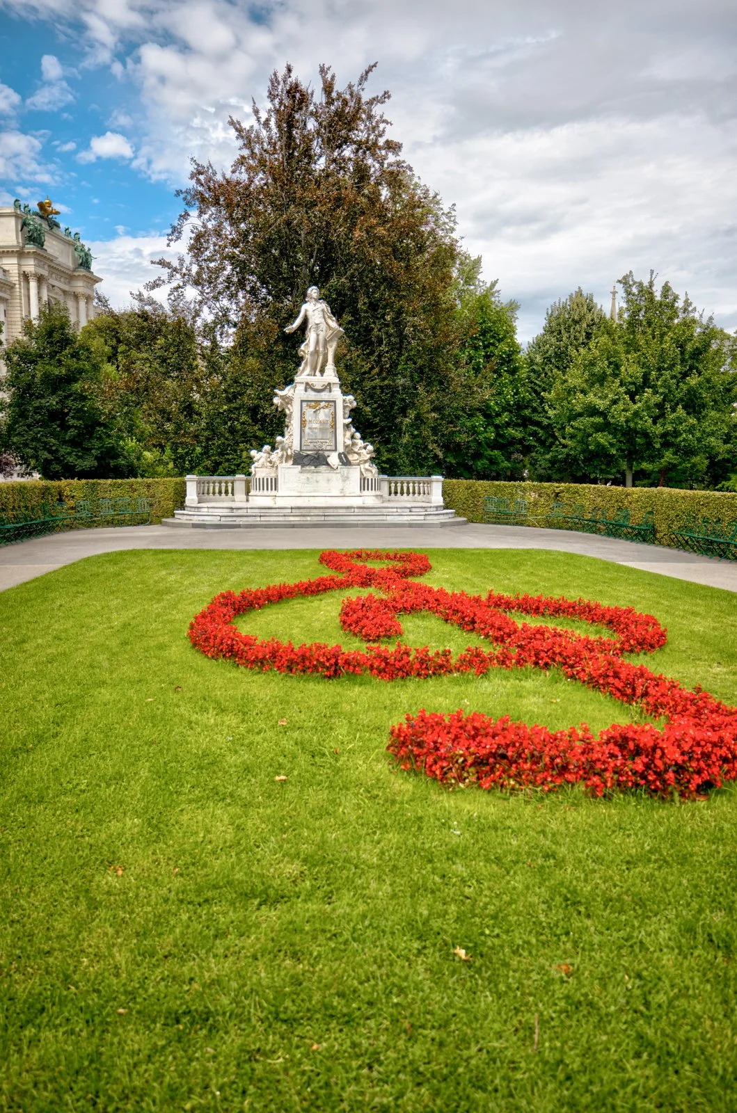 2025 VIENNA VOLKSGARTEN-1.jpg