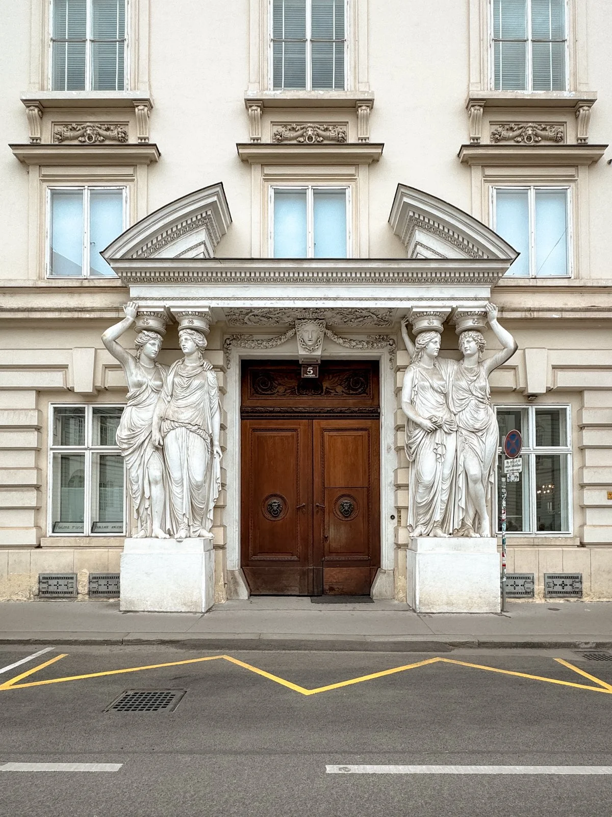 2025 VIENNA STREETSCAPES-57.jpg