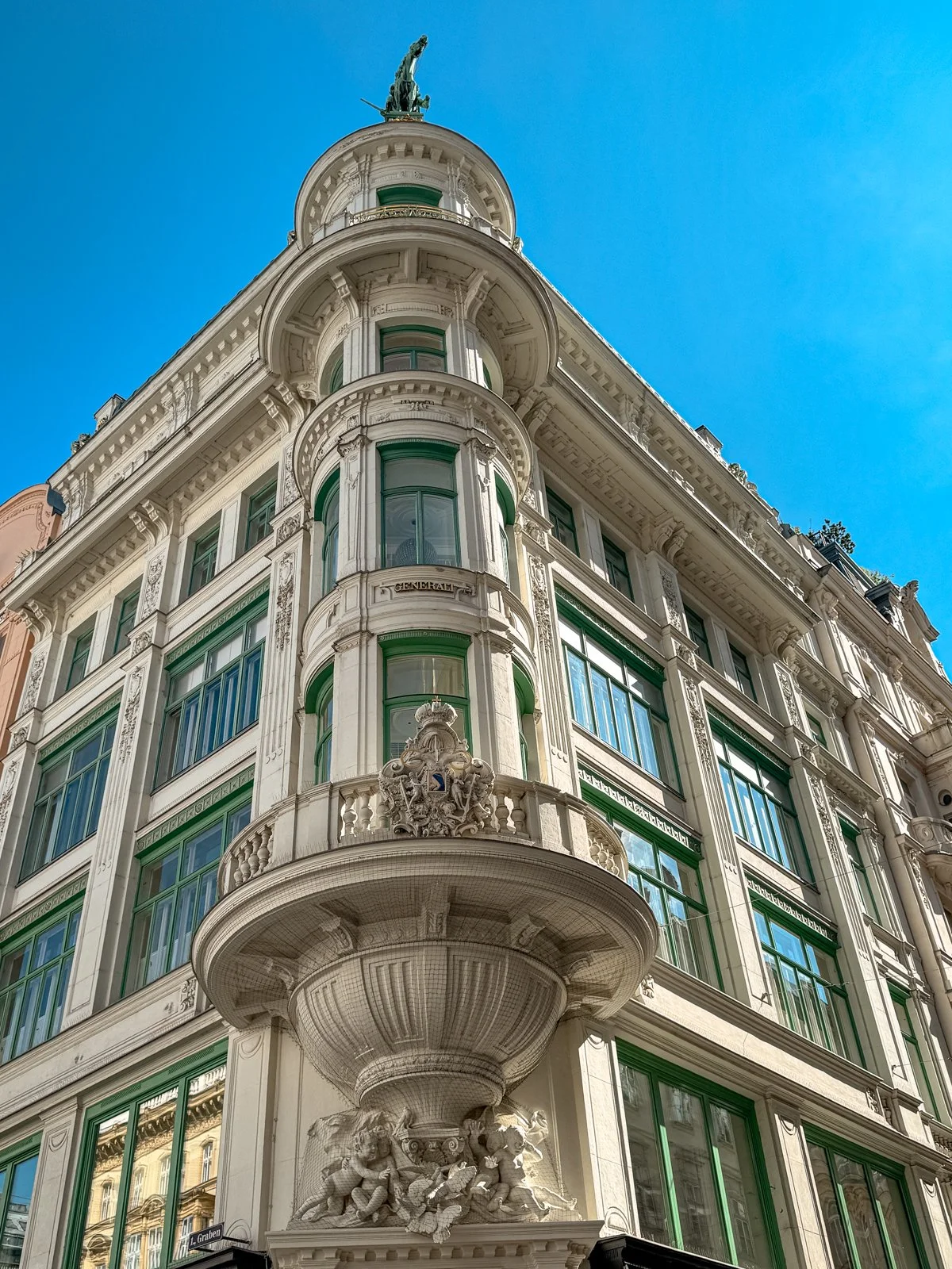2025 VIENNA STREETSCAPES-72.jpg