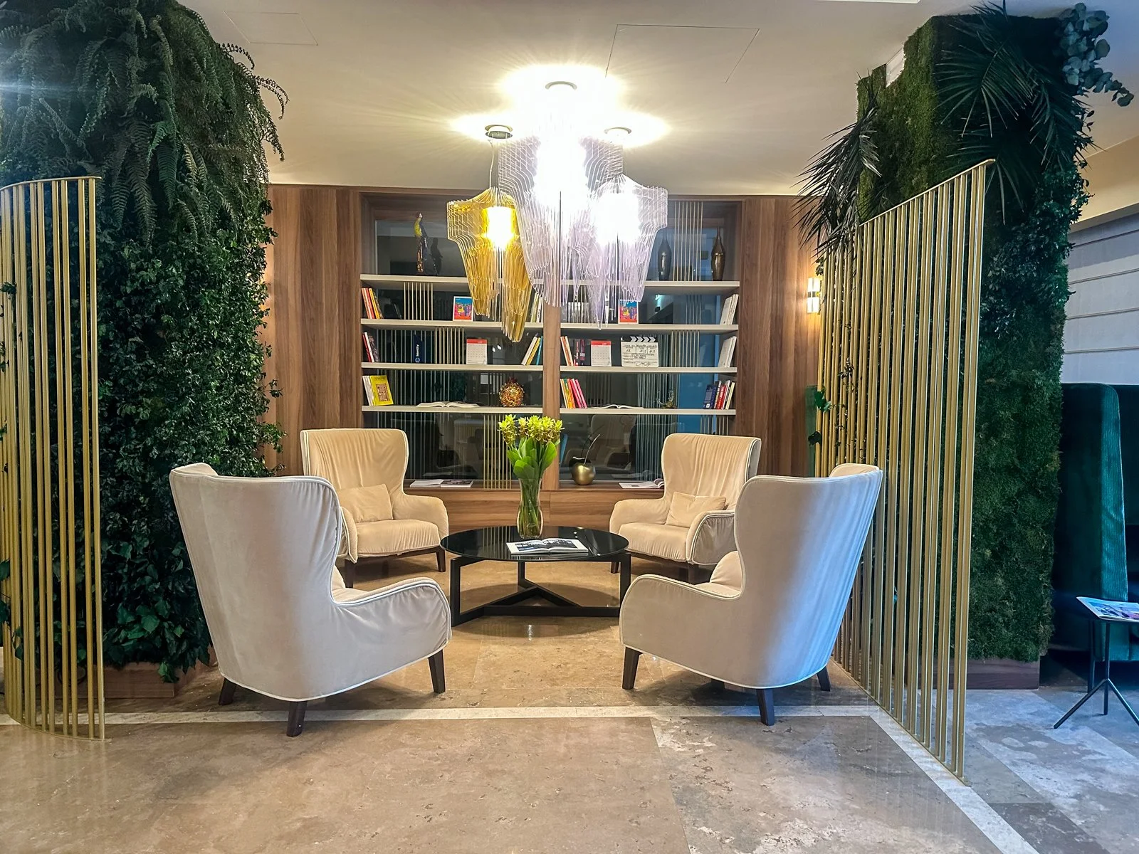 2023 FAMILY EUROPE SUMMER-26.jpg