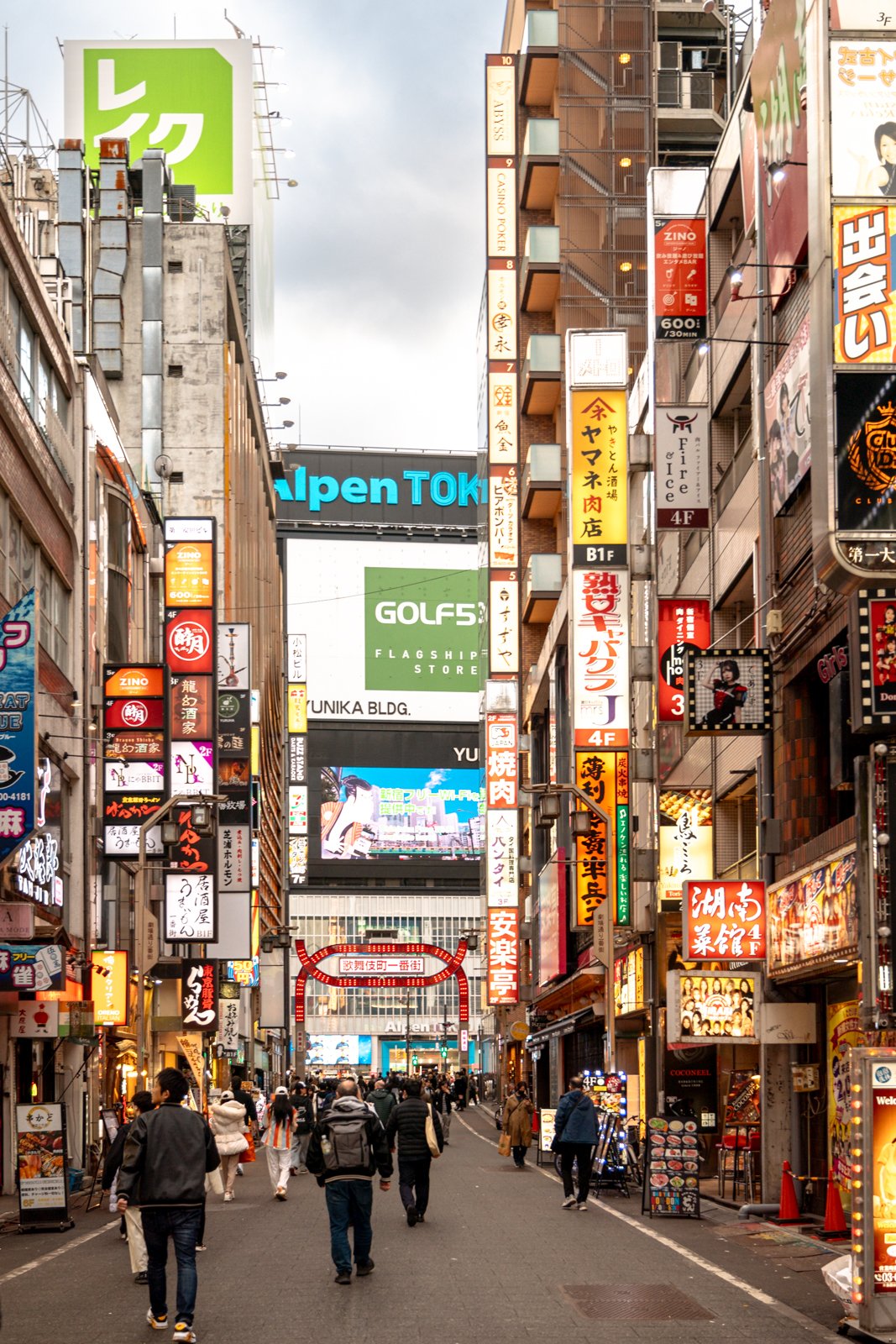 2026 JAPAN TOKYO SHINJUKU KABUCHIKO-7.jpg