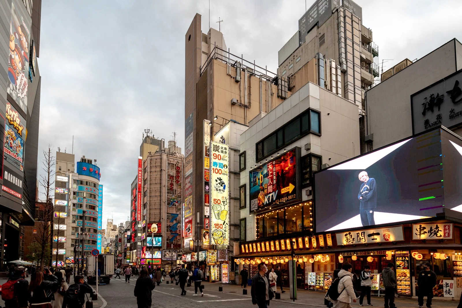 2026 JAPAN TOKYO SHINJUKU KABUCHIKO-9.jpg