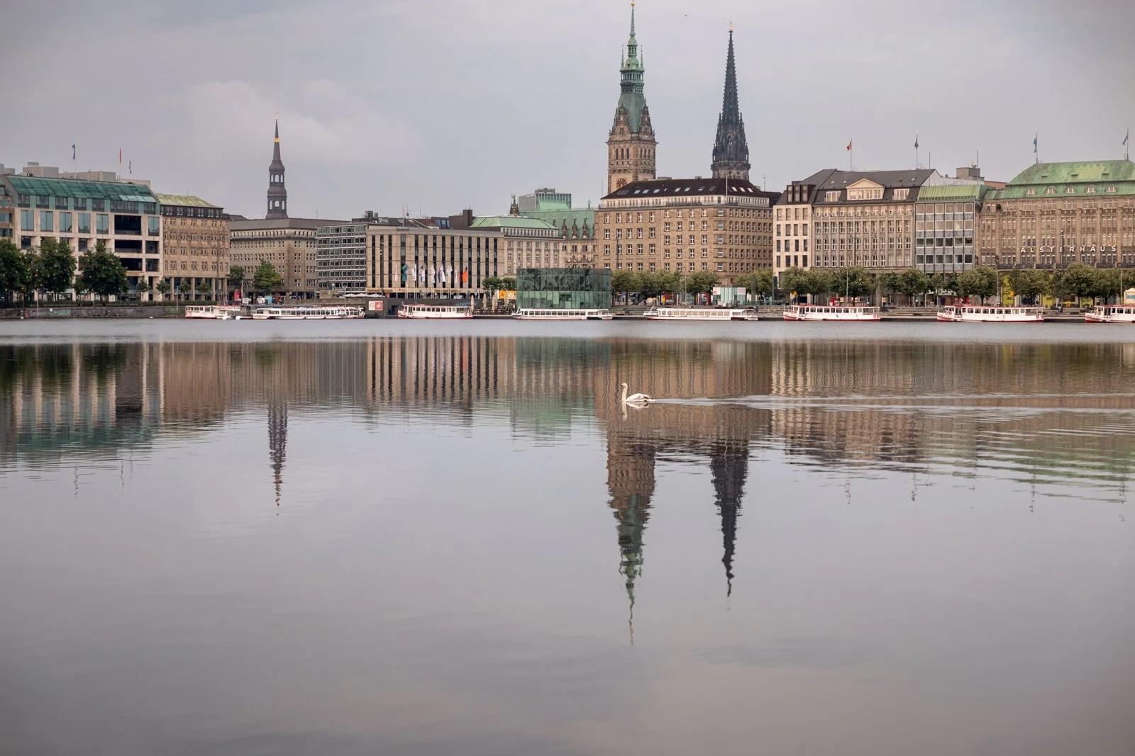 2026 HAMBURG ALSTER LAKES-25.jpg