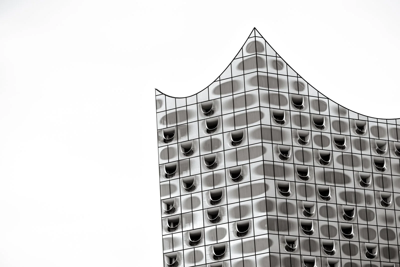 2026 HAMBURG ELBPHILHARMONIE-1.jpg