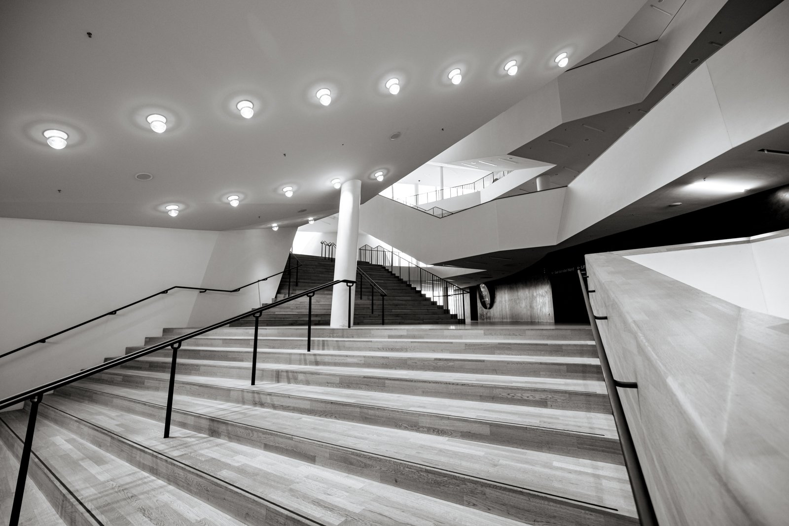 2026 HAMBURG ELBPHILHARMONIE-27.jpg