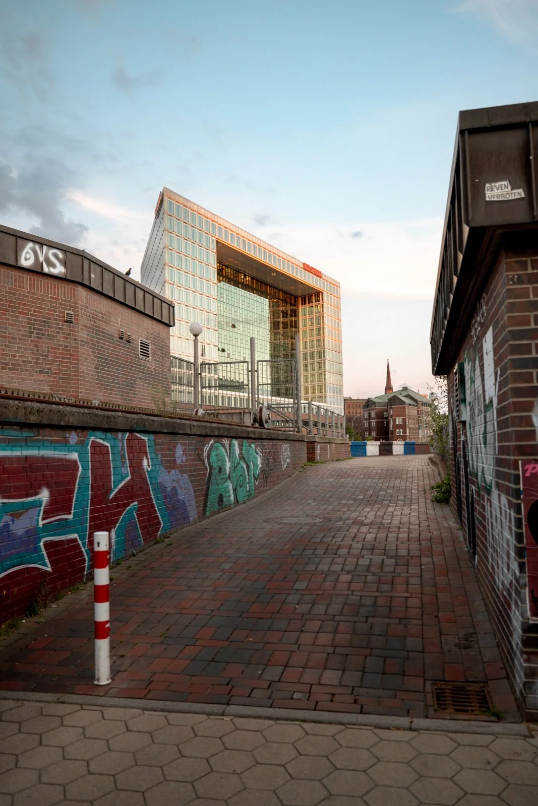 2026 HAMBURG OBERHAFEN-8.jpg