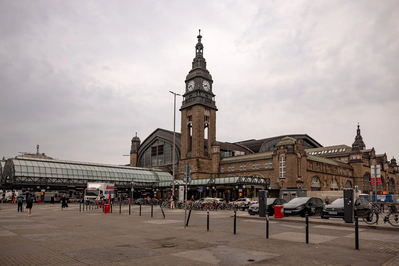 2026 HAMBURG HAUPTBAHNHOF-14.jpg