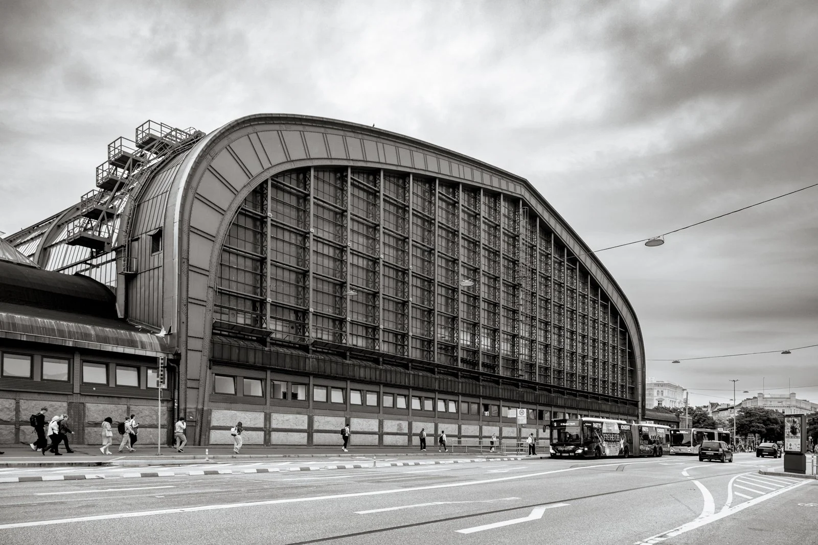 2026 HAMBURG HAUPTBAHNHOF-20.jpg