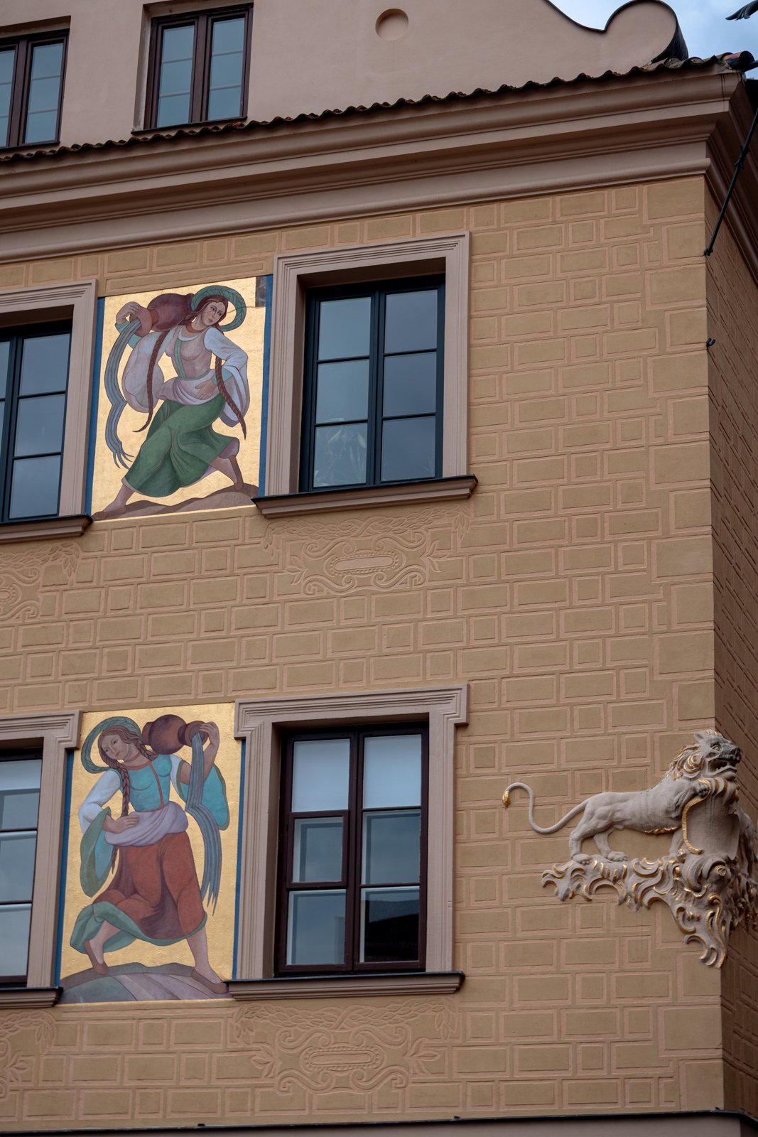 2026 WARSAW OLD TOWN-87.jpg