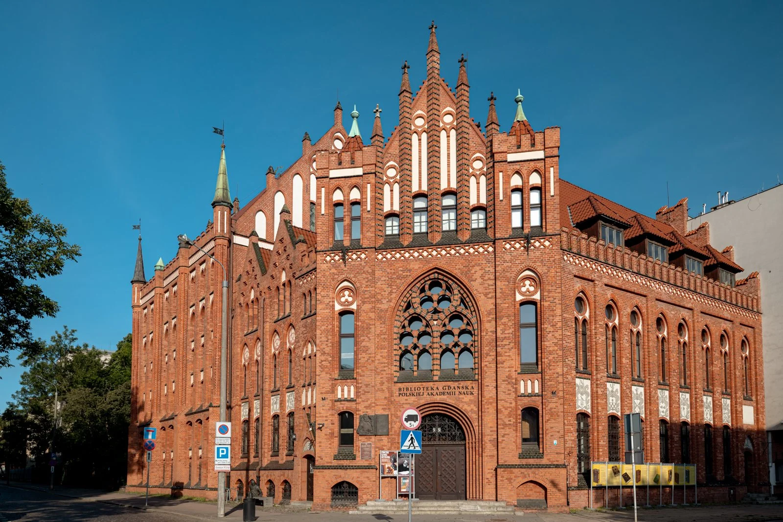 2026 GDANSK ACADEMY OF SCIENCES LIBRARY-1.jpg