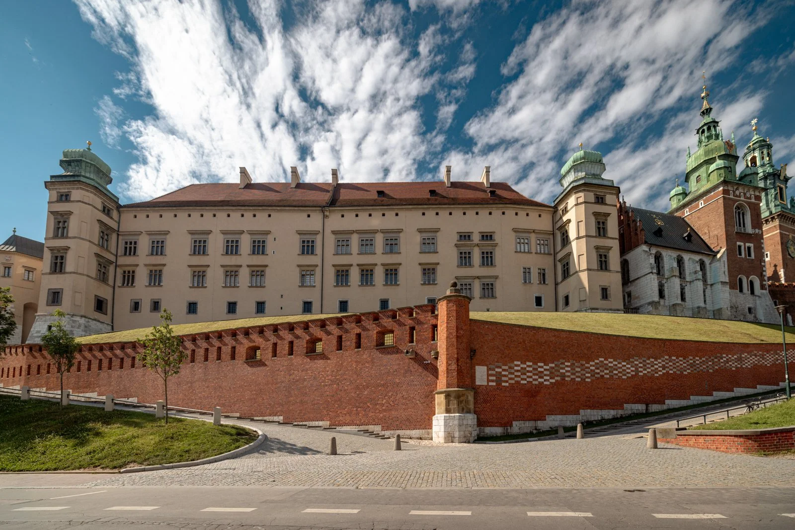 2026 KRAKOW WAWEL CASTLE-11.jpg