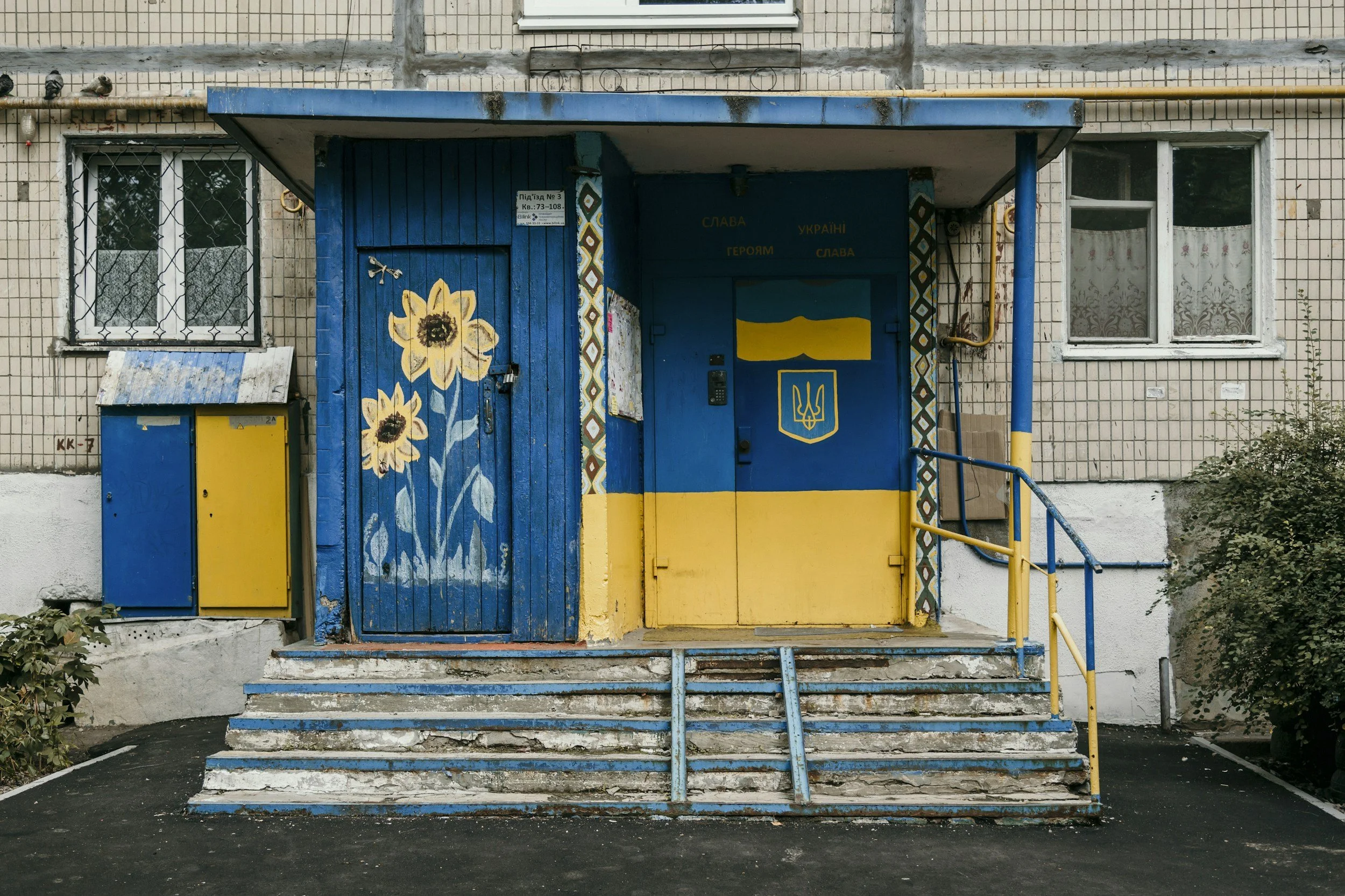 Ukraine Between Hobbes and Adam Smith