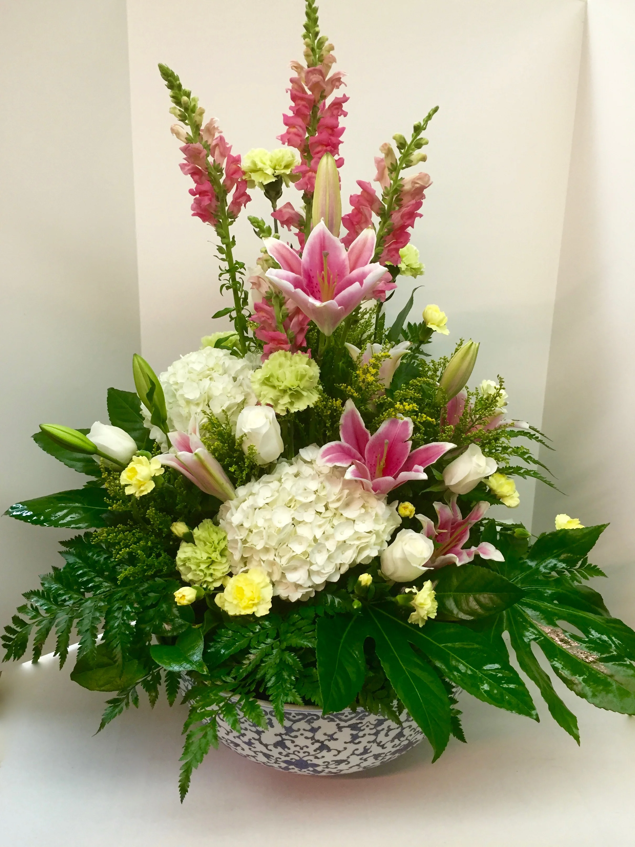 TVB-19 Tower of Lily Bouquet