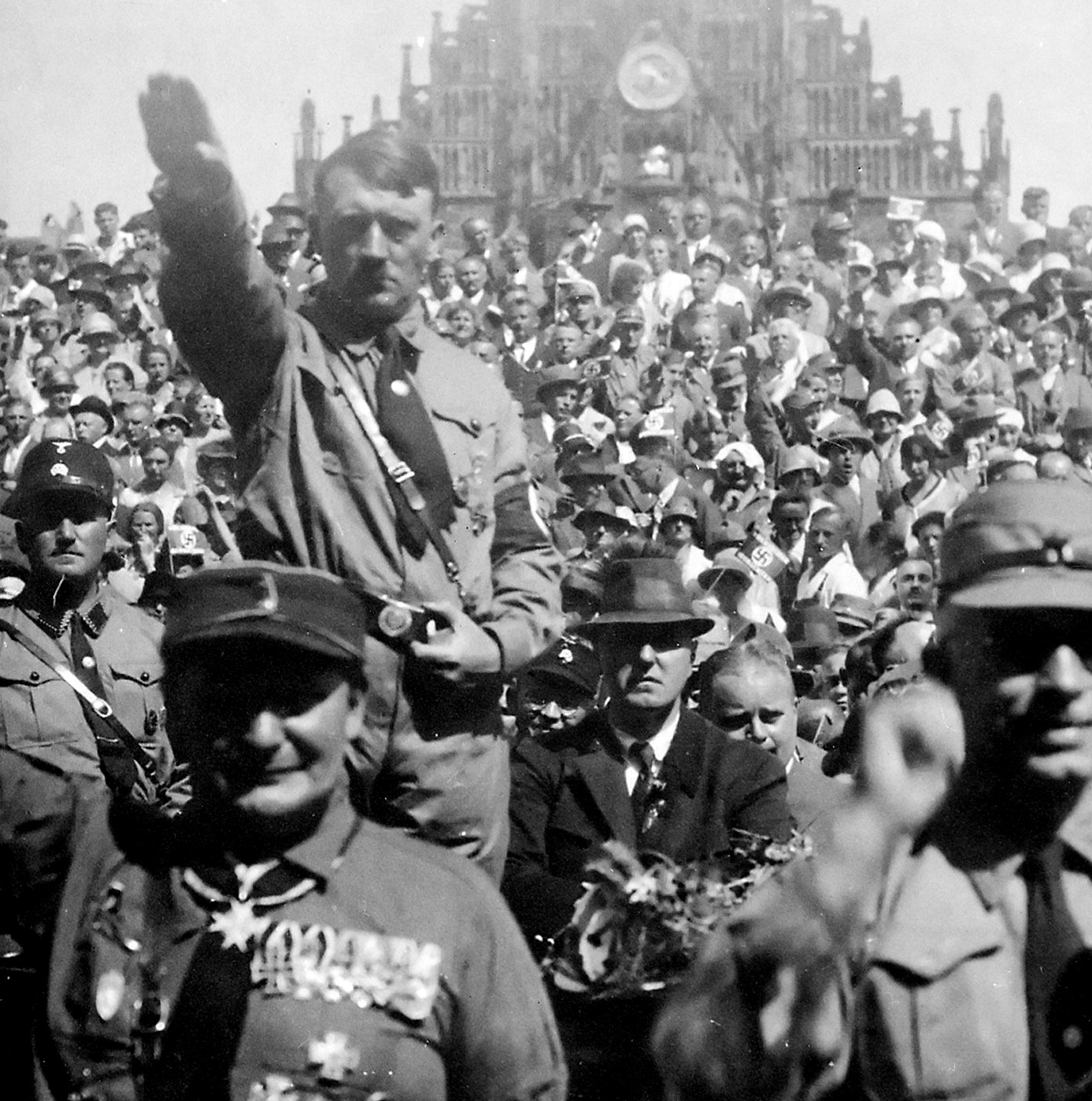 Hitler performing the Nazi Salute (WikiCommons)
