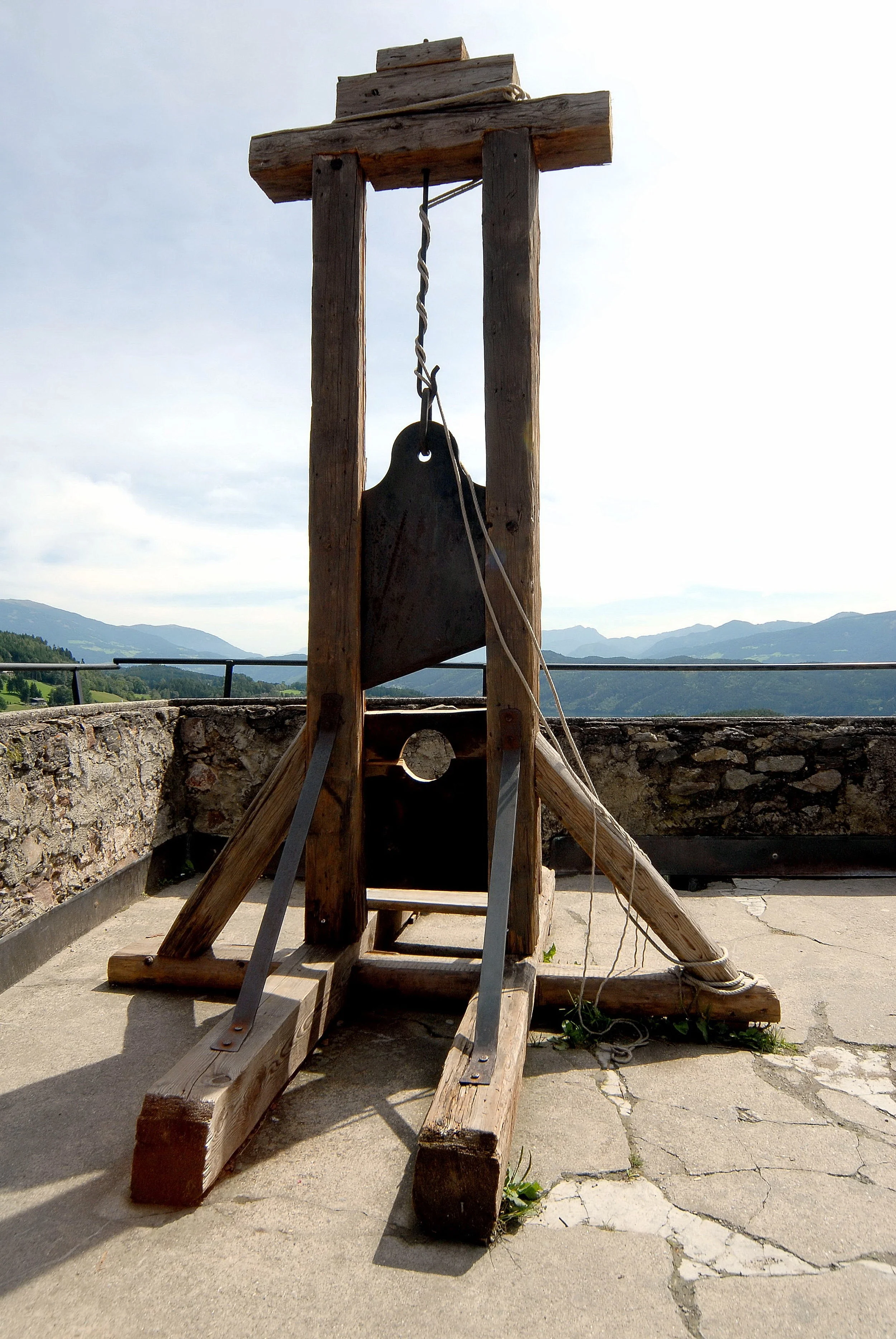 Guillotine.jpg