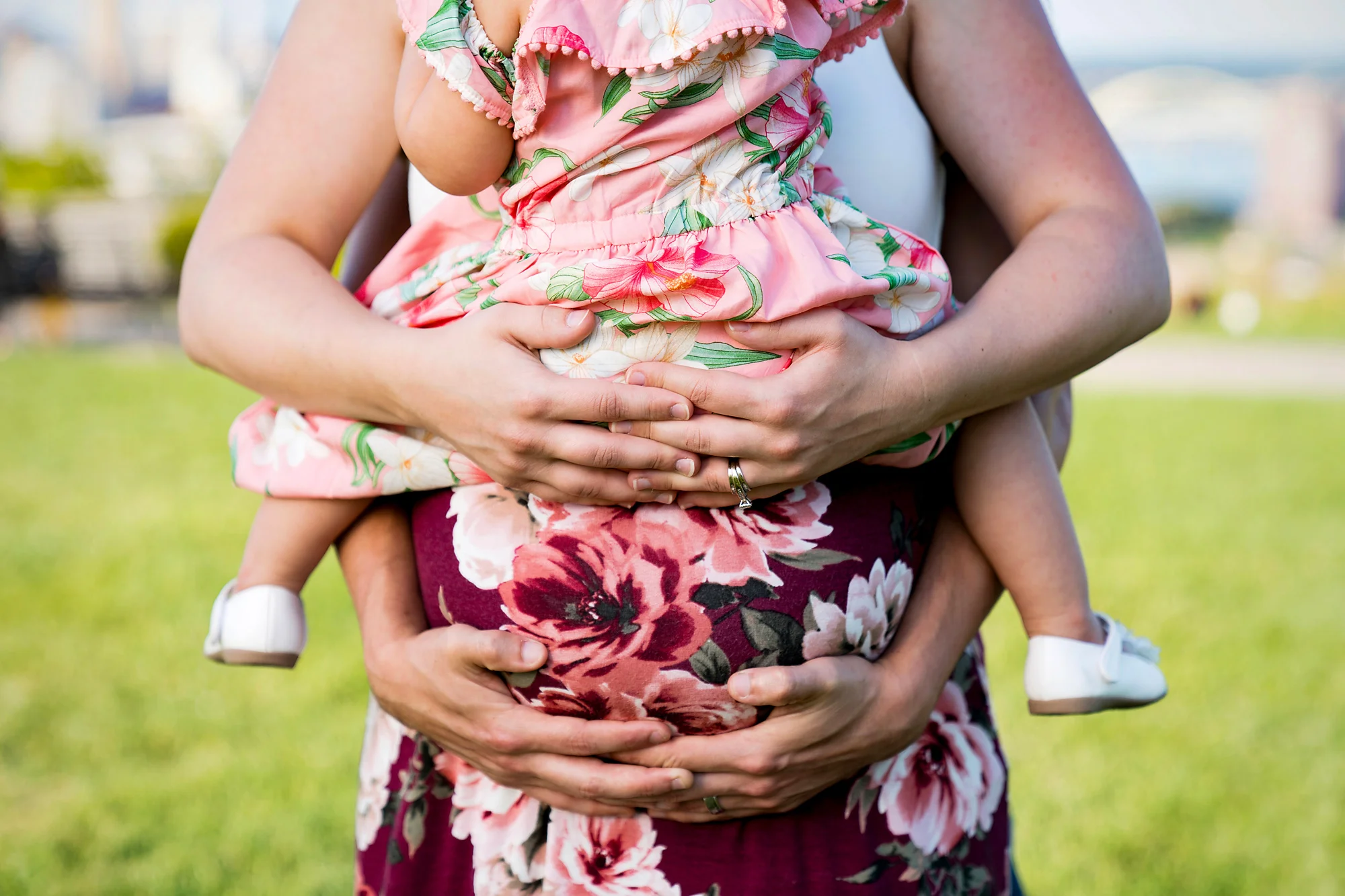 Cincinnati-Maternity-Photographers-10.jpg