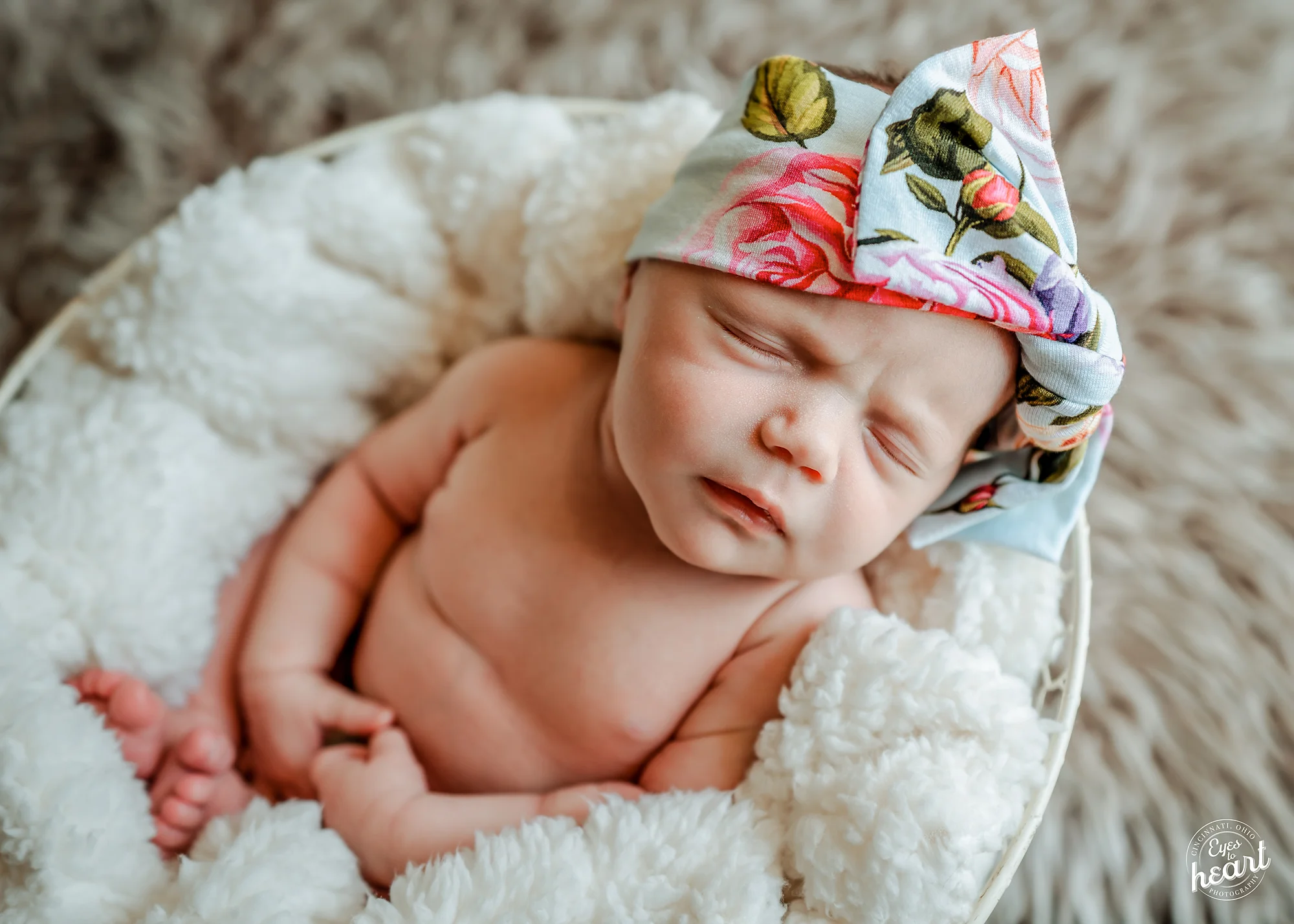 Cincinnati-Candid-Newborn-Photography-7.jpg